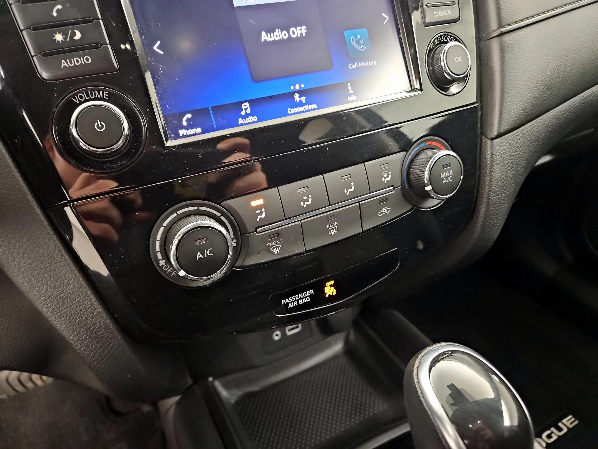 Thumbnail: 2019 Nissan Rogue - 16