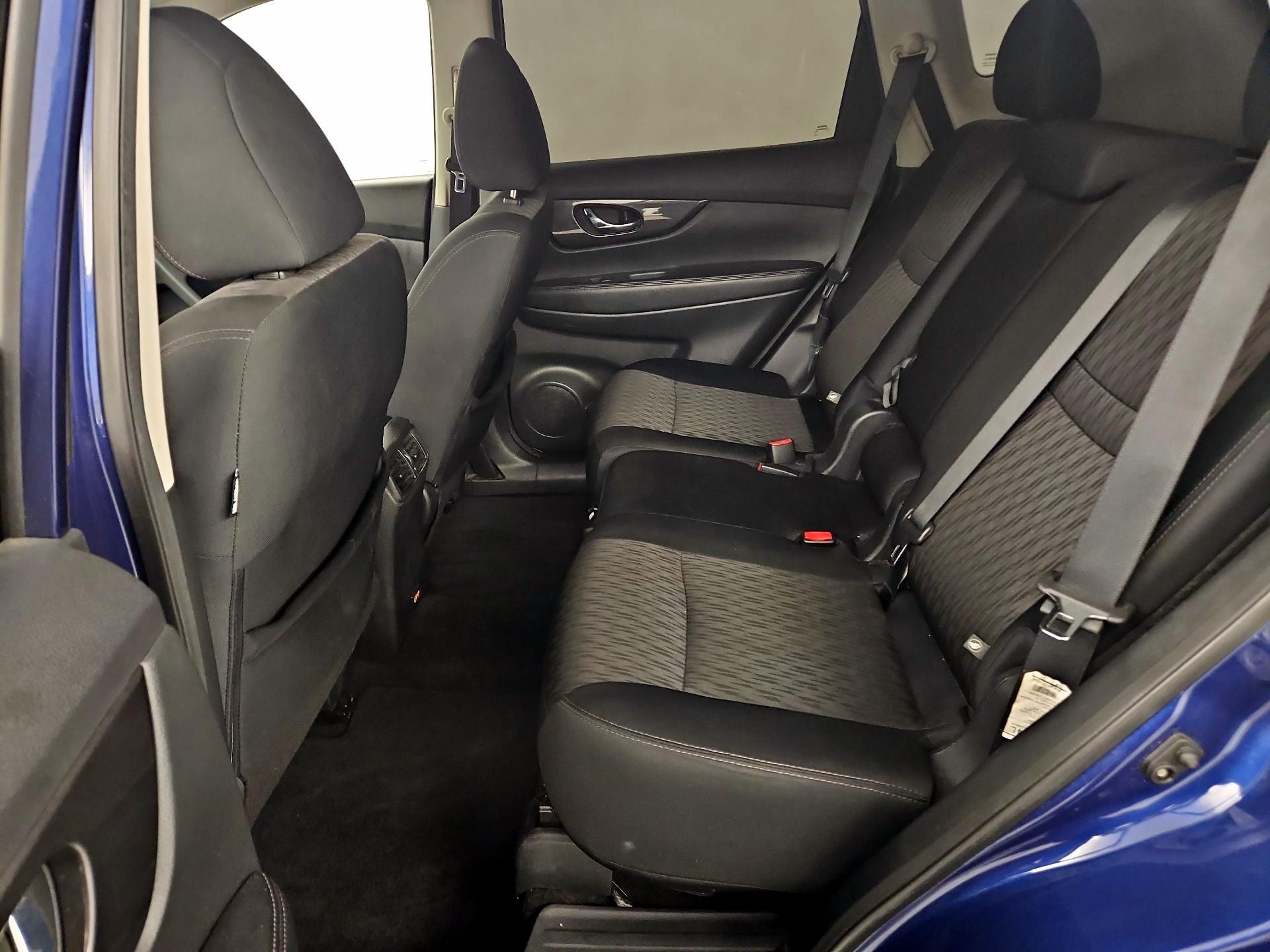 Thumbnail: 2019 Nissan Rogue - 19