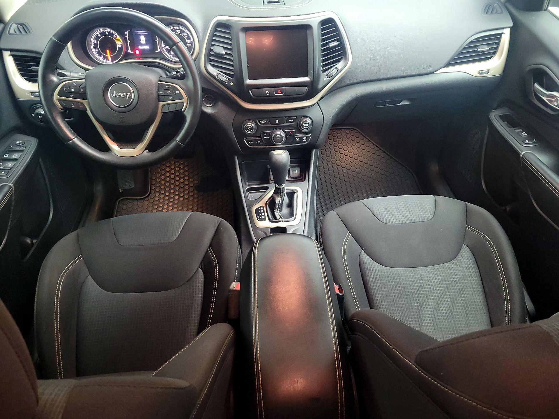 Thumbnail: 2016 Jeep Cherokee - 9