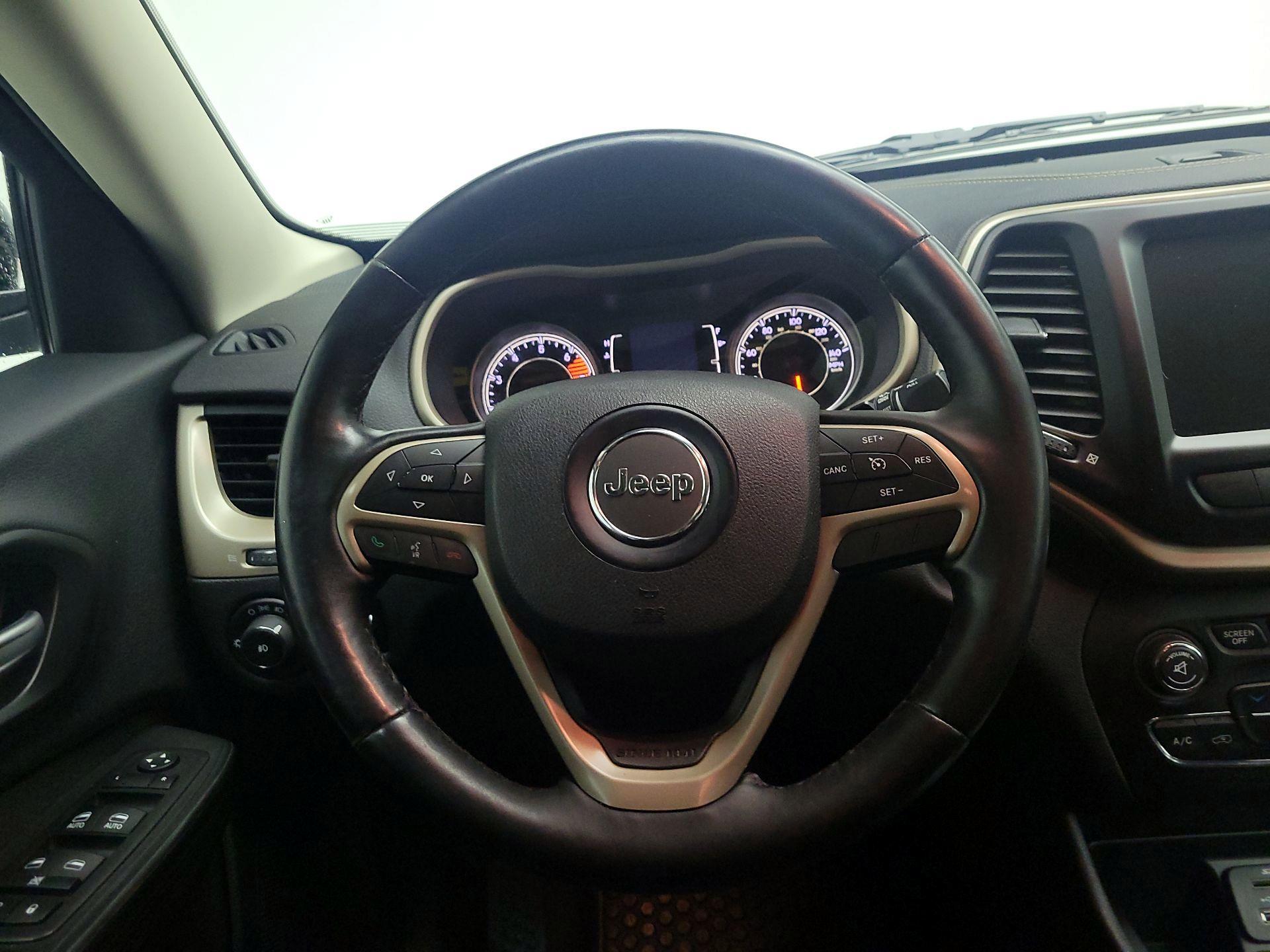 Thumbnail: 2016 Jeep Cherokee - 10