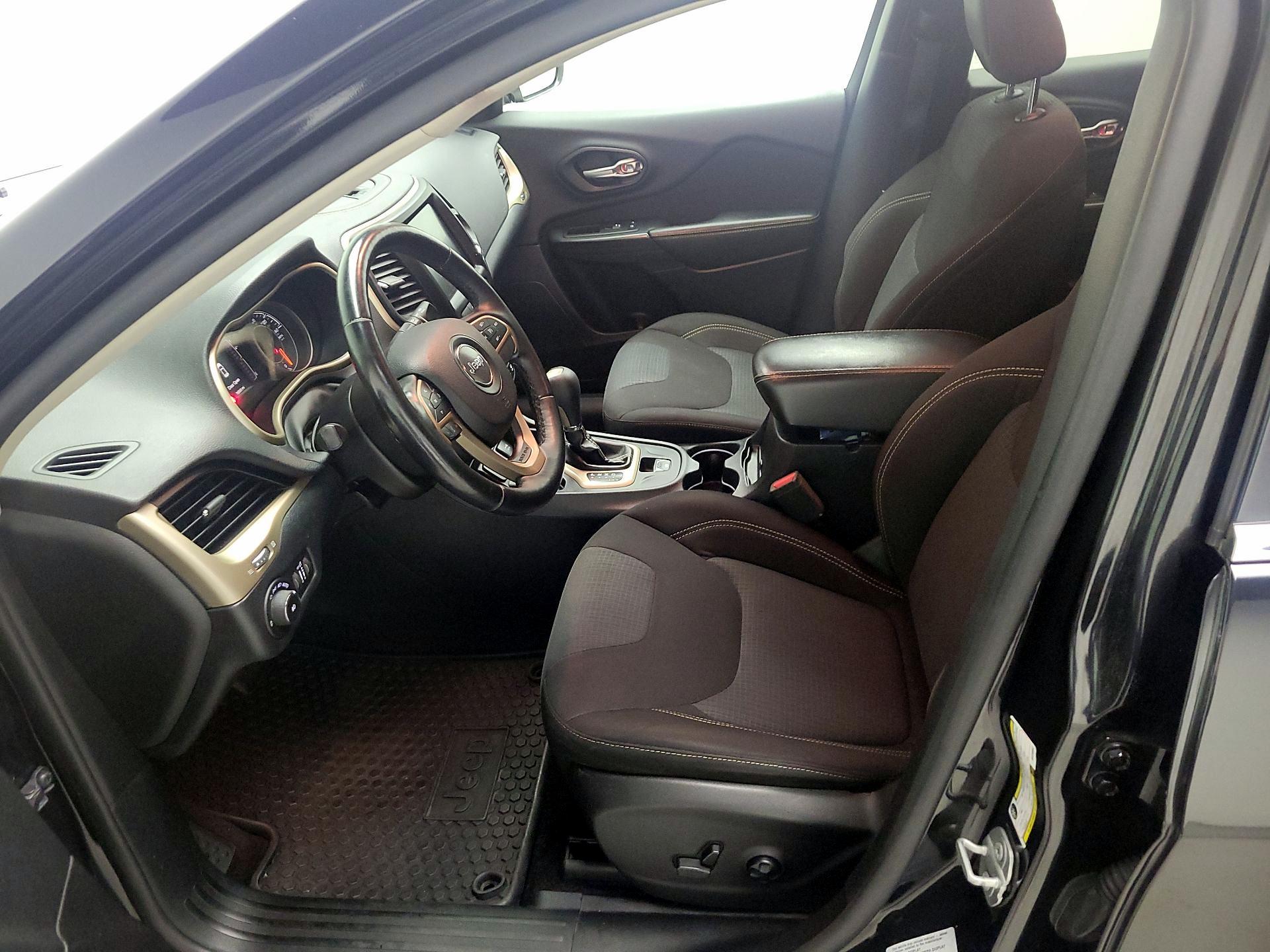 Thumbnail: 2016 Jeep Cherokee - 11