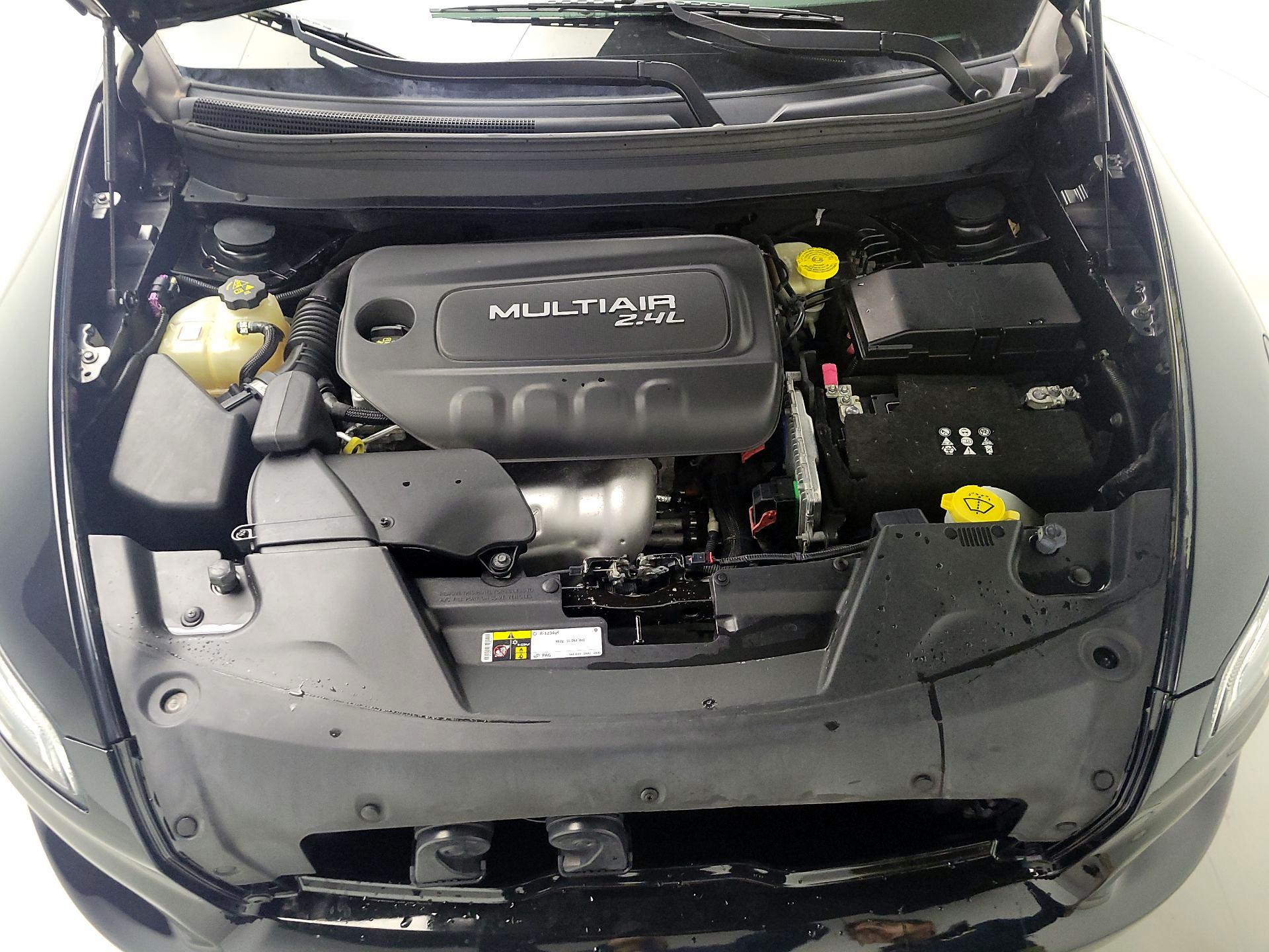 Thumbnail: 2016 Jeep Cherokee - 17