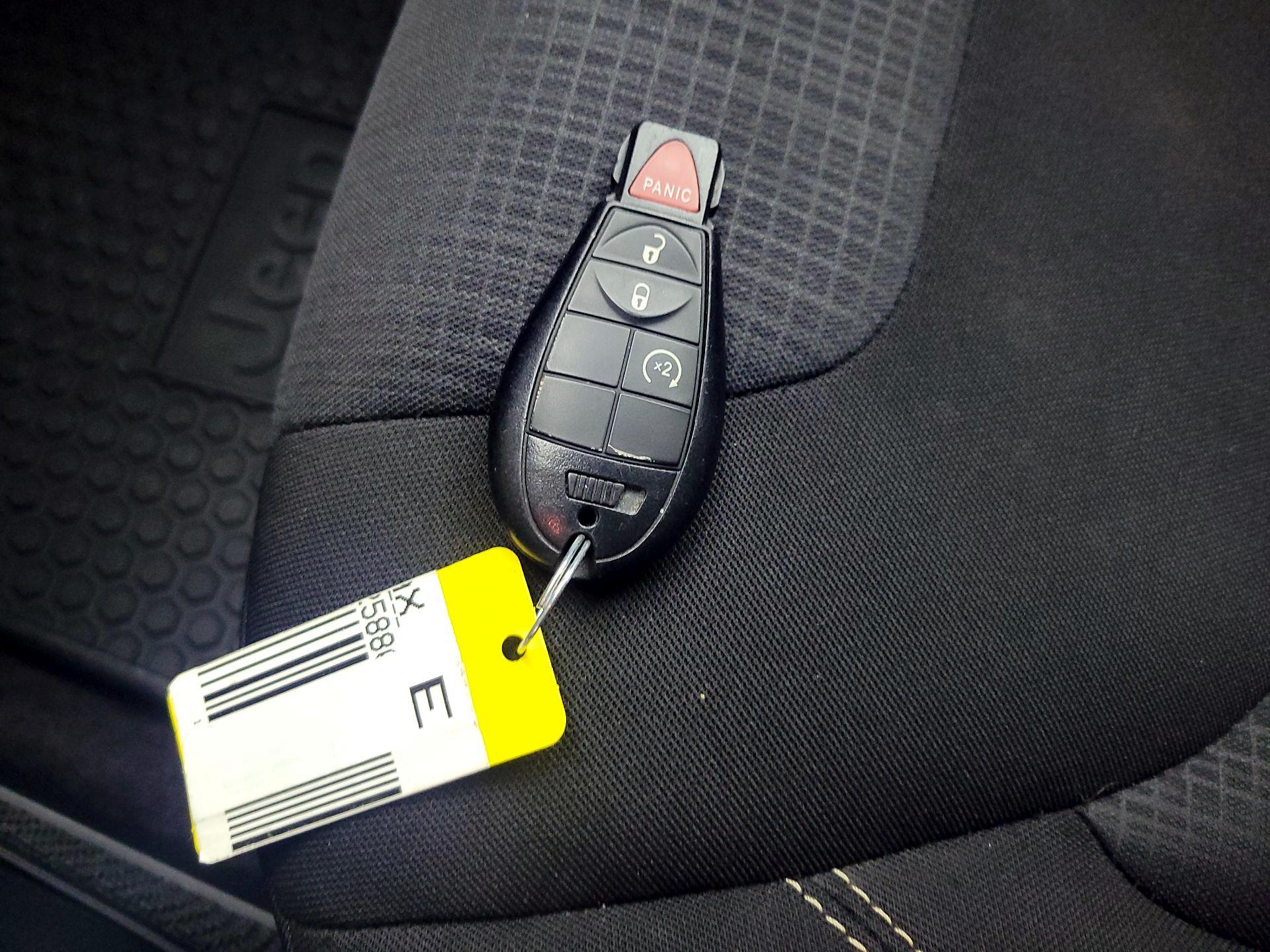 Thumbnail: 2016 Jeep Cherokee - 18