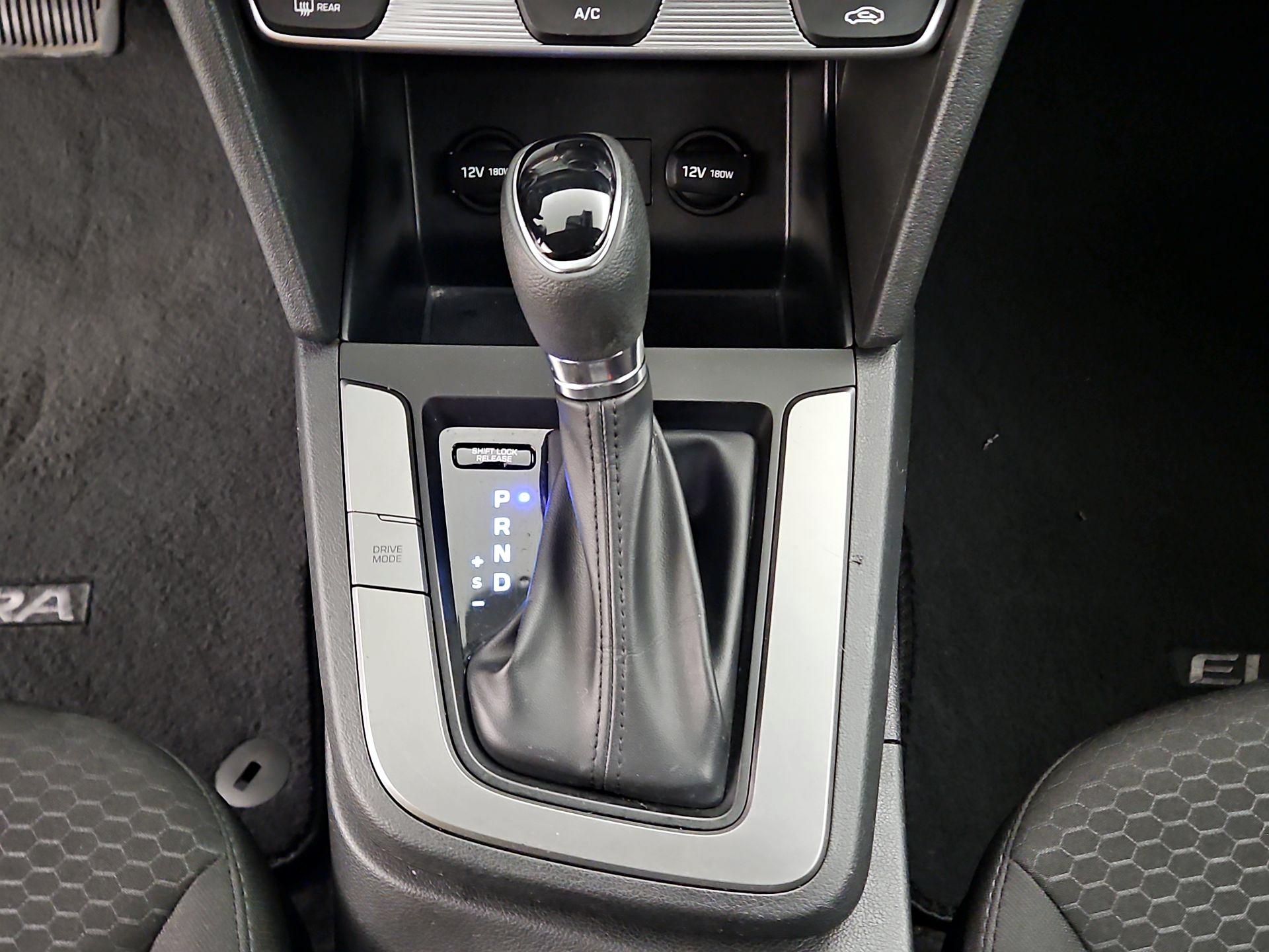 Thumbnail: 2019 Hyundai Elantra - 17