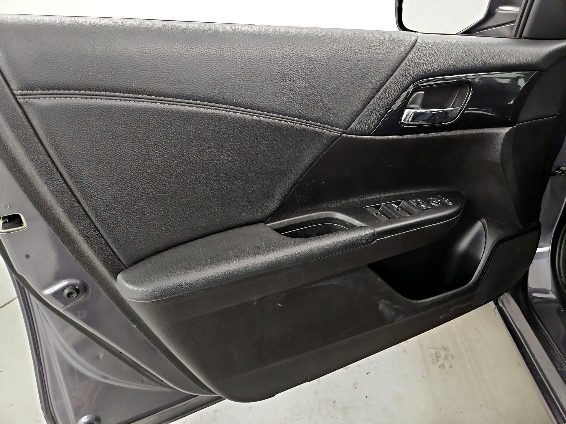 Thumbnail: 2015 Honda Accord - 12