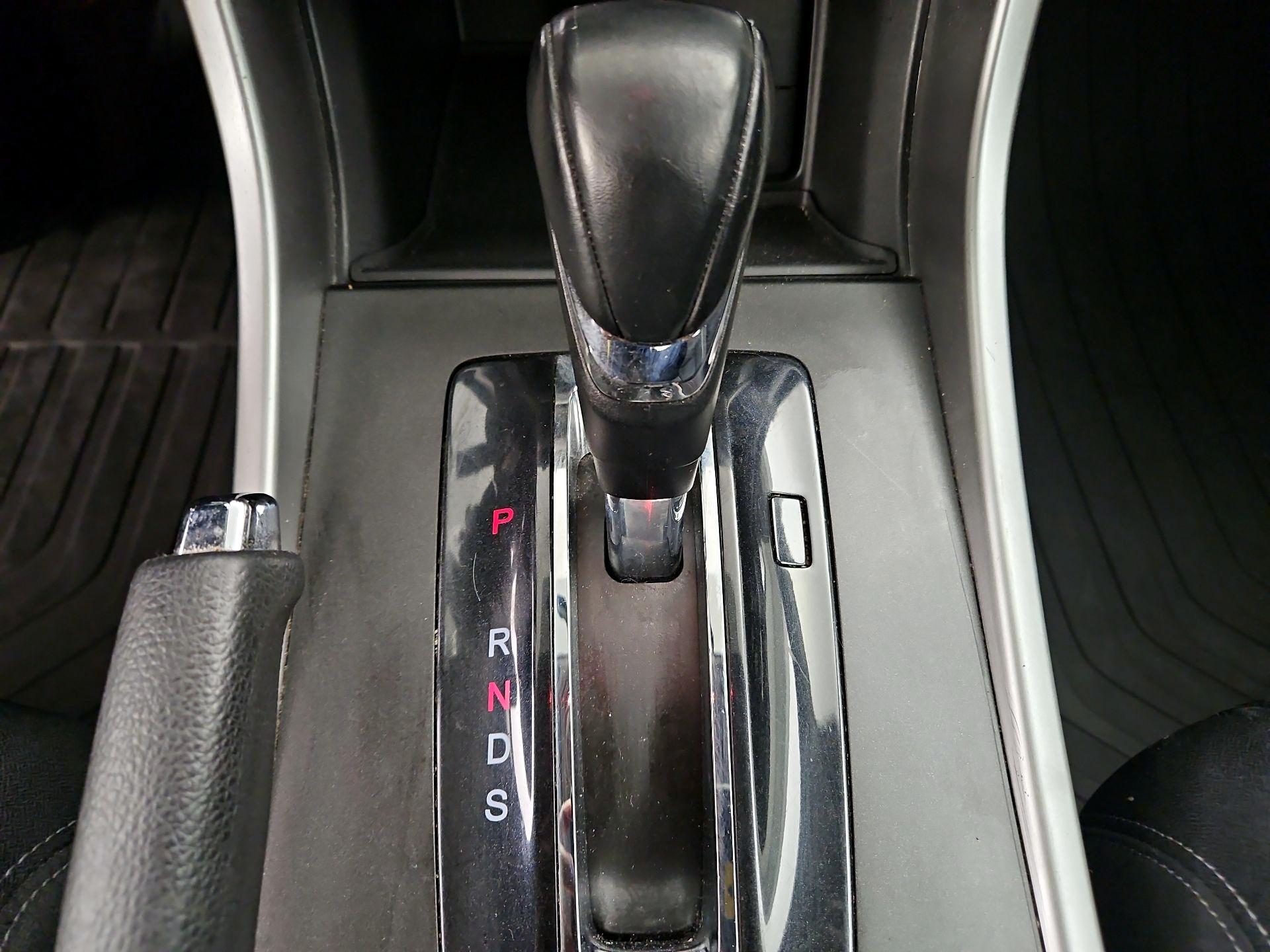 Thumbnail: 2015 Honda Accord - 17