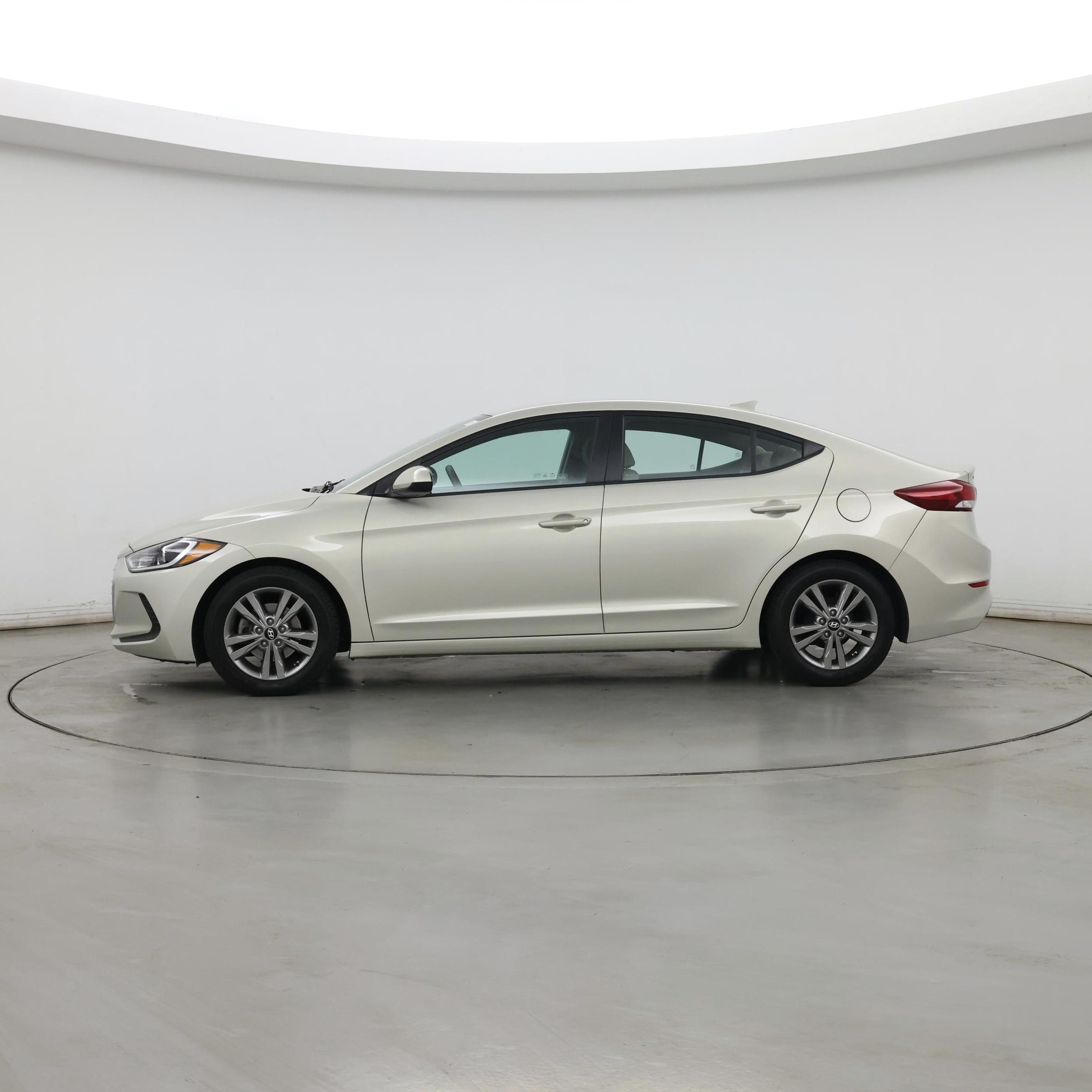 Thumbnail: 2017 Hyundai Elantra - 3