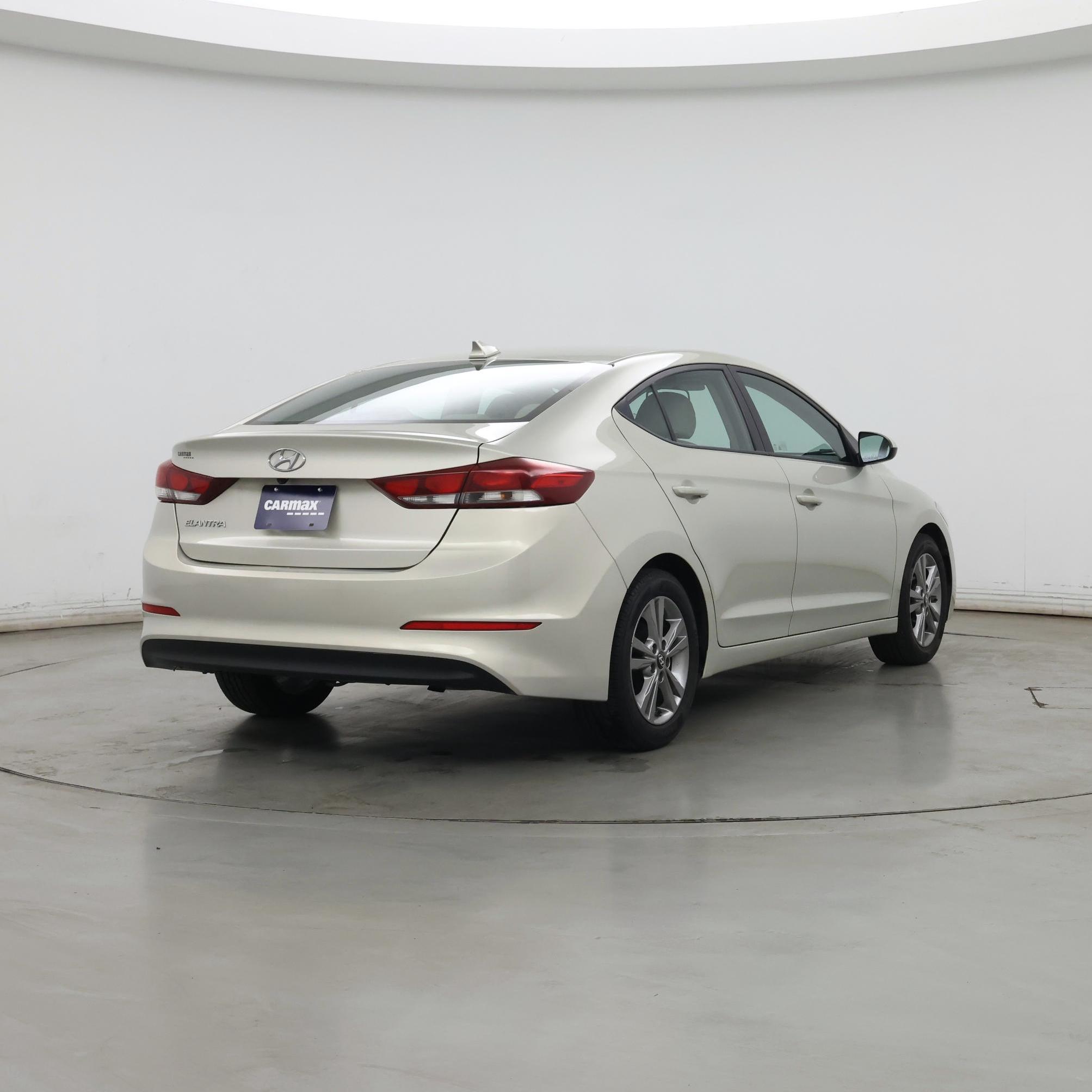 Thumbnail: 2017 Hyundai Elantra - 8
