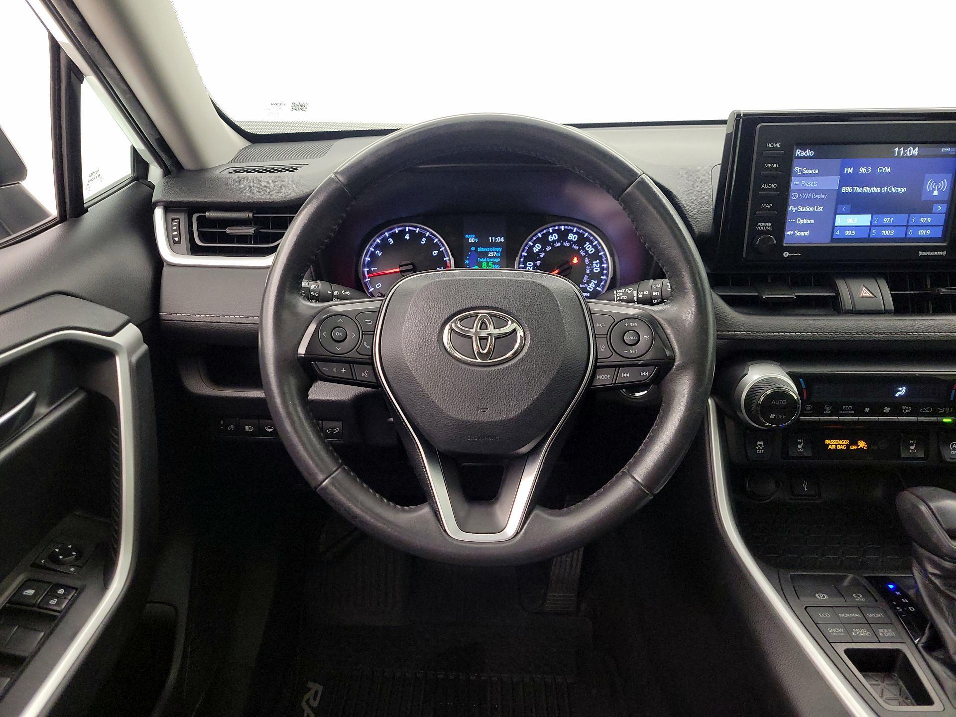 Thumbnail: 2020 Toyota RAV4 - 10