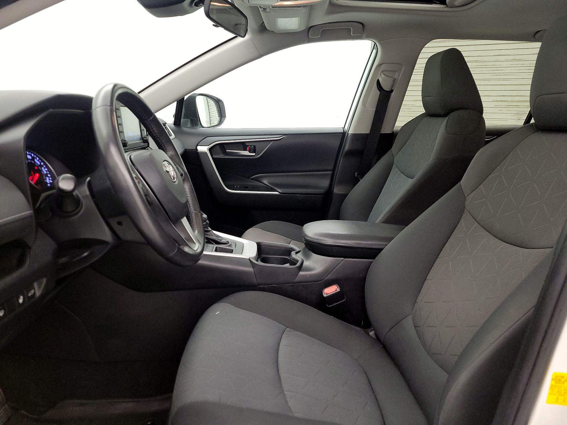 Thumbnail: 2020 Toyota RAV4 - 11