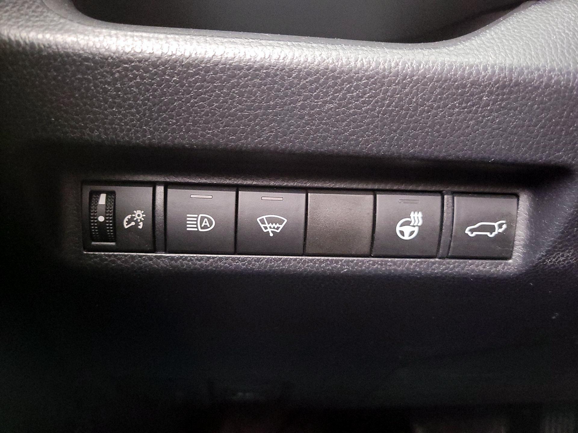 Thumbnail: 2020 Toyota RAV4 - 13