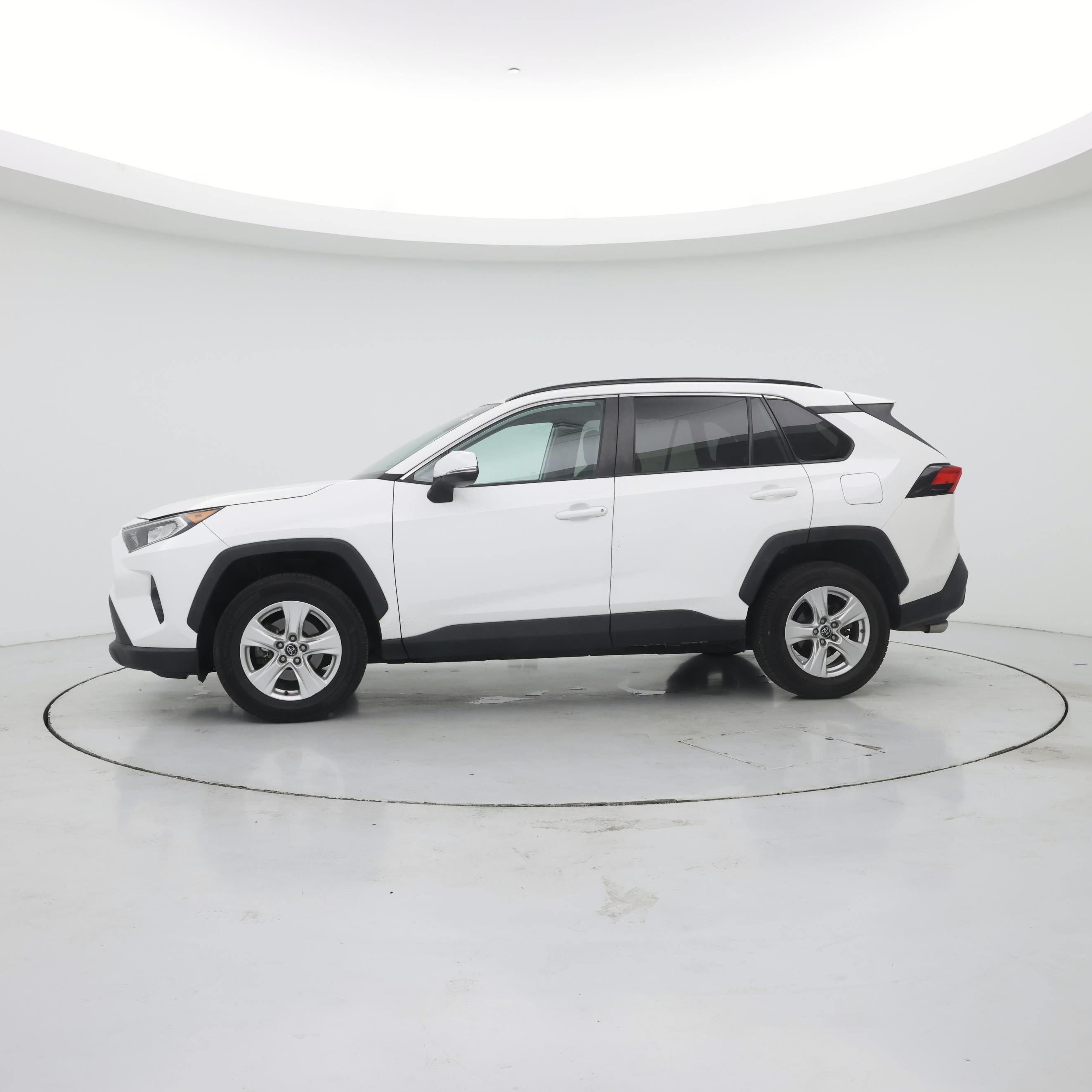 Thumbnail: 2020 Toyota RAV4 - 3