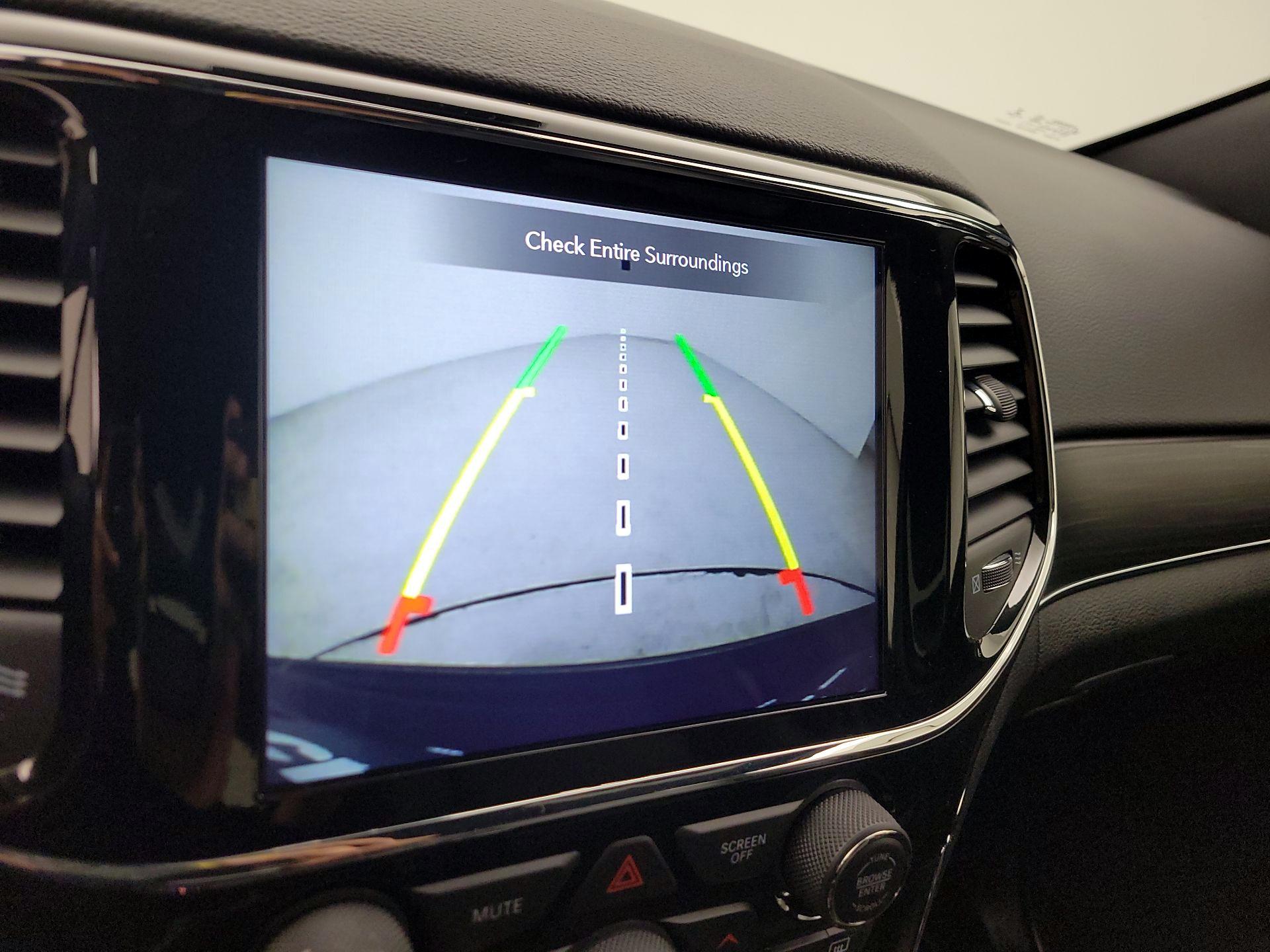 Thumbnail: 2021 Jeep Grand Cherokee - 15