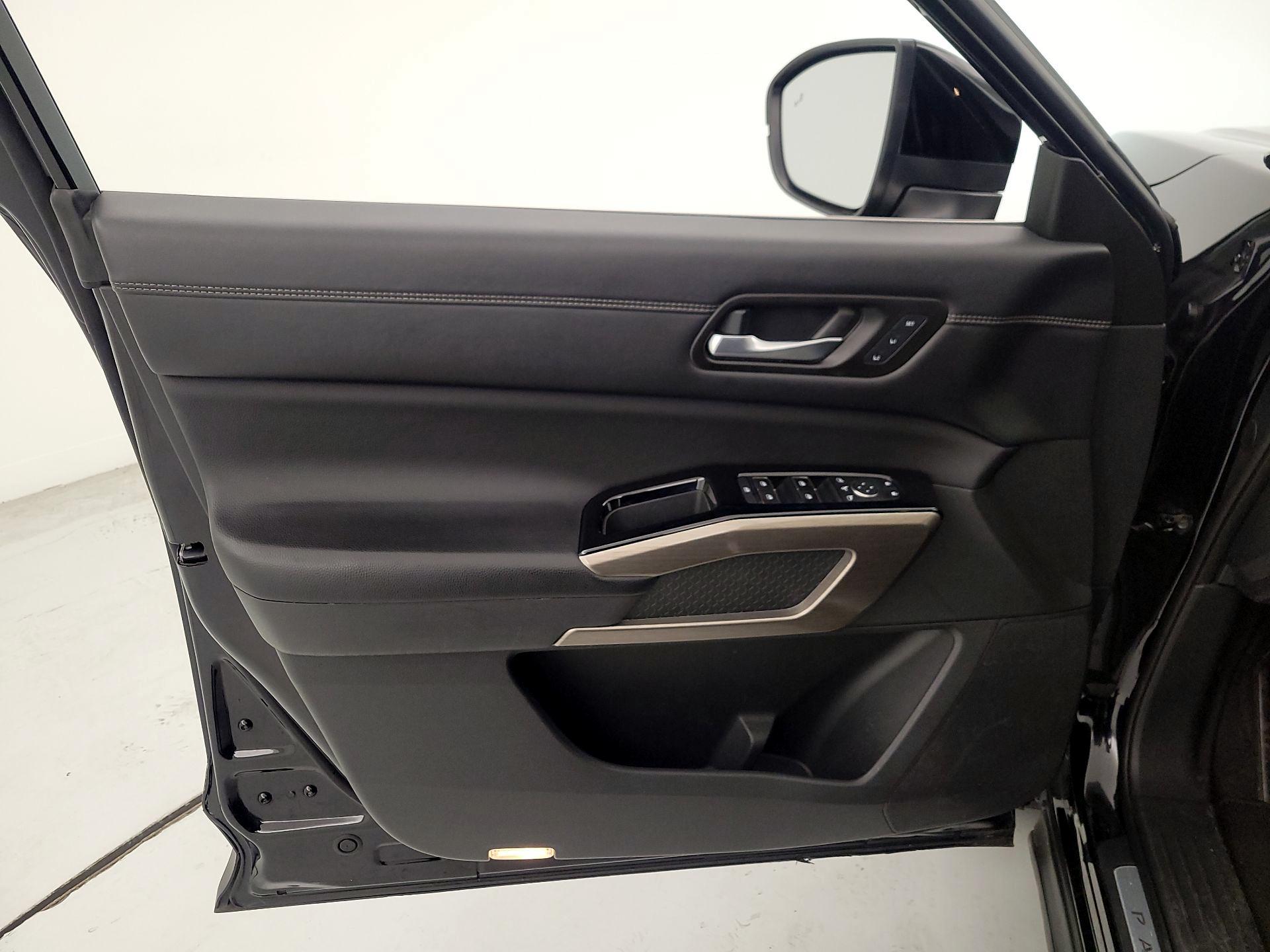 Thumbnail: 2022 Nissan Pathfinder - 12