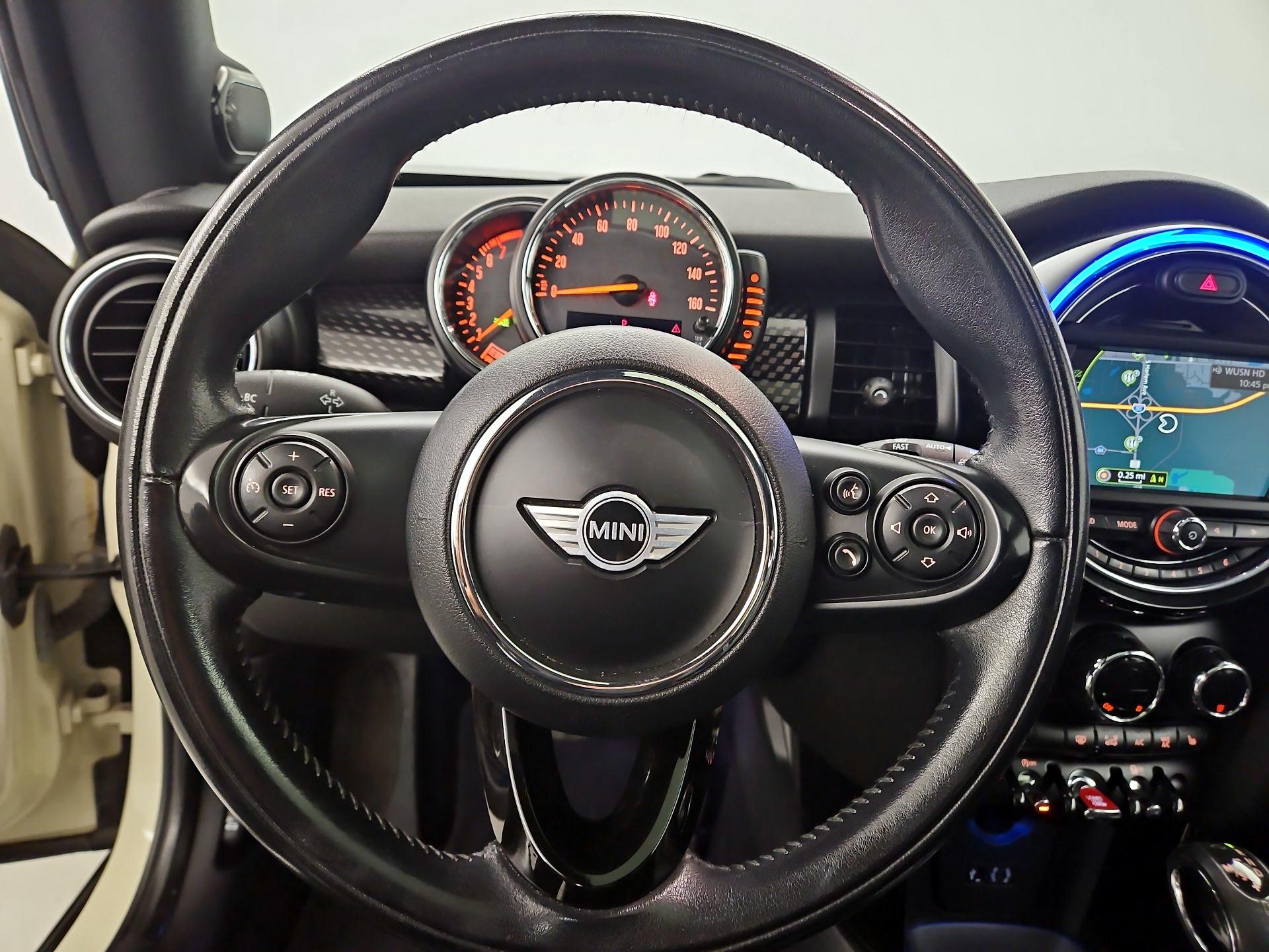 Thumbnail: 2015 MINI Cooper Hardtop - 10