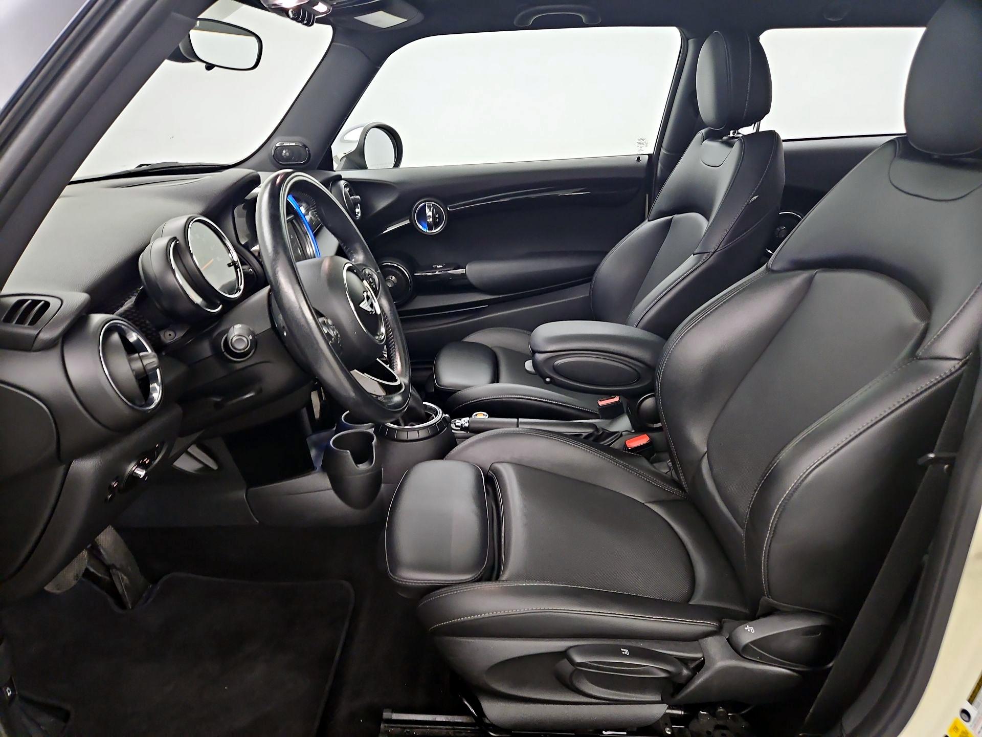 Thumbnail: 2015 MINI Cooper Hardtop - 11