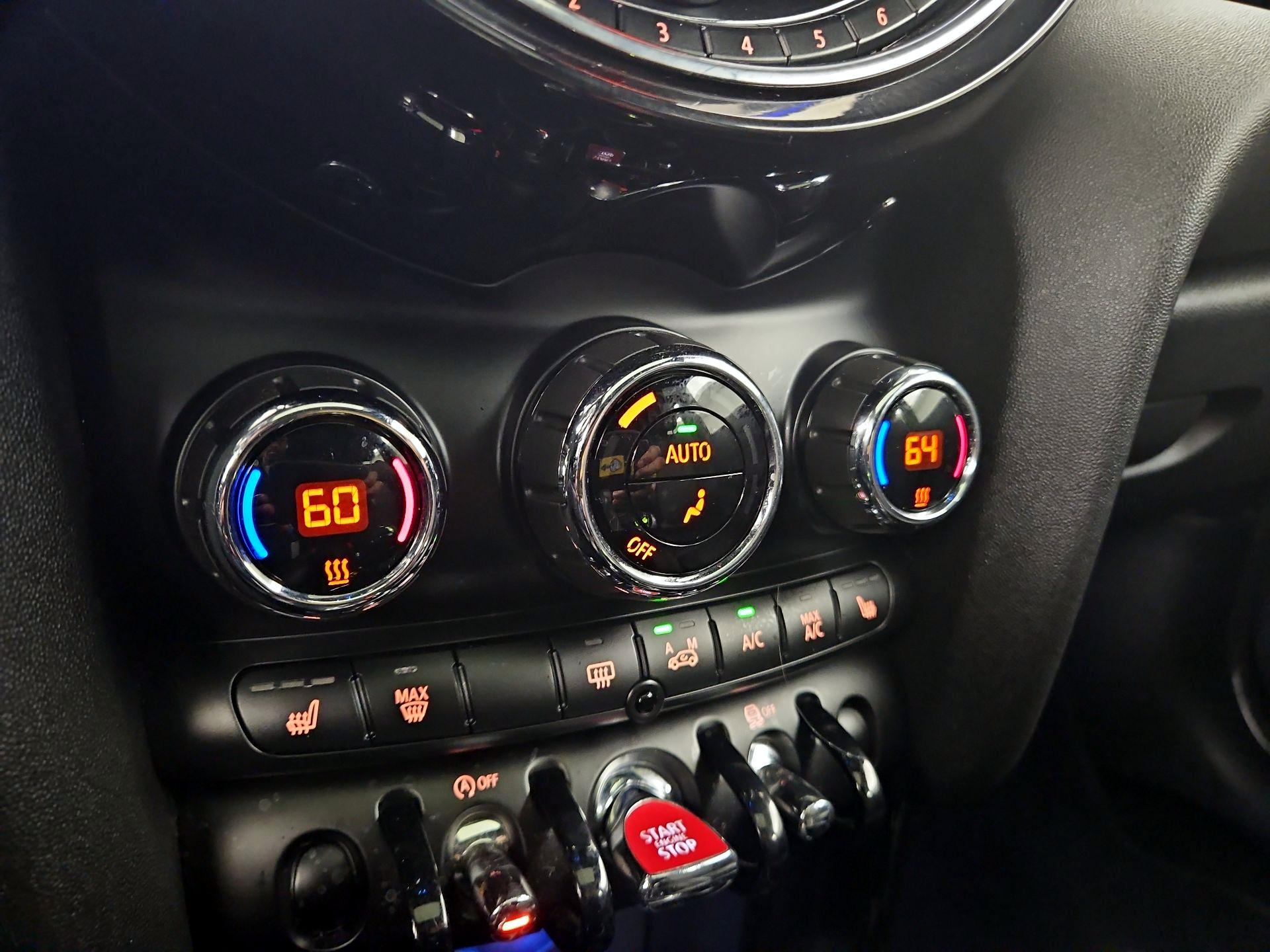 Thumbnail: 2015 MINI Cooper Hardtop - 16
