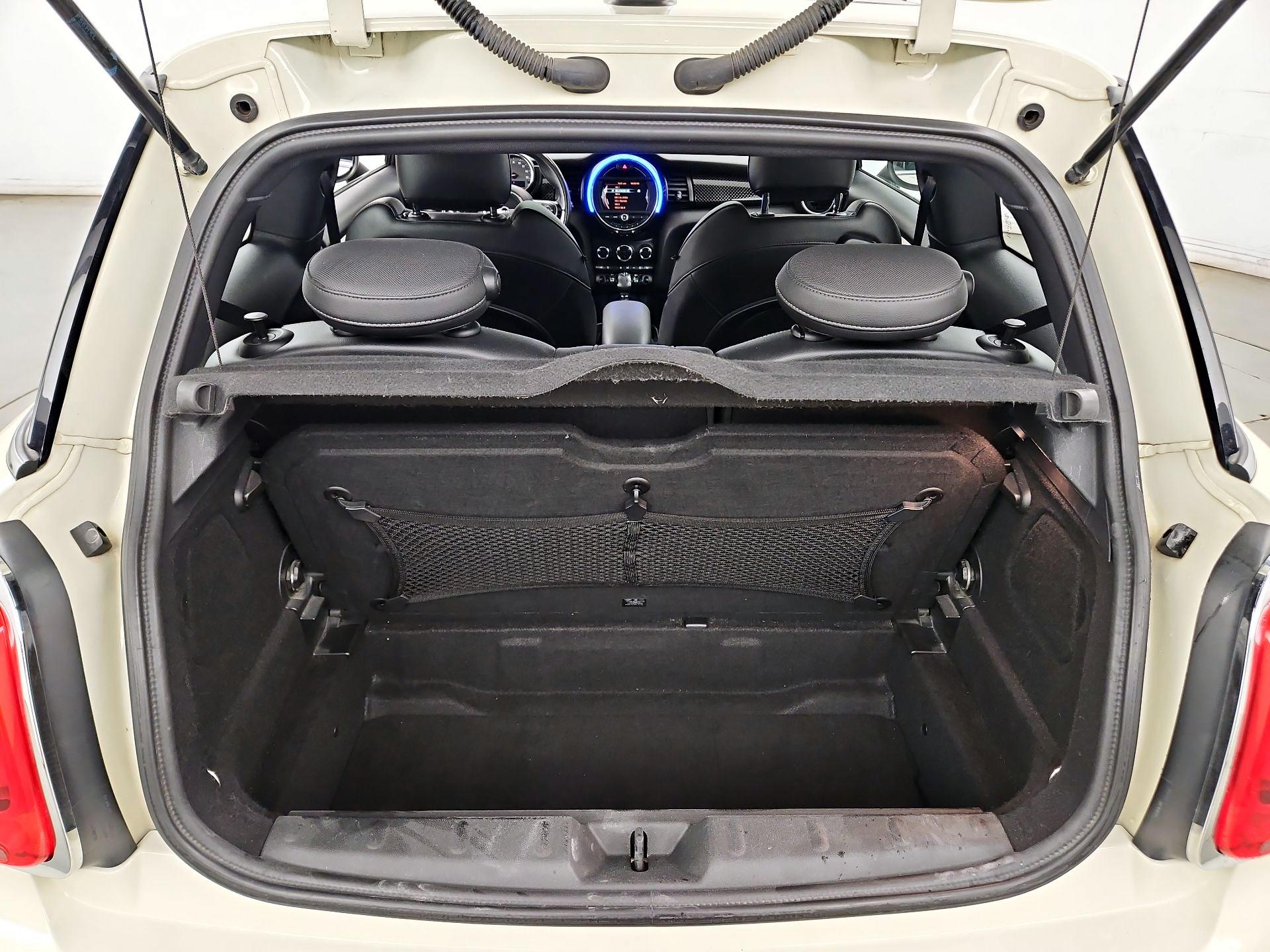 Thumbnail: 2015 MINI Cooper Hardtop - 19