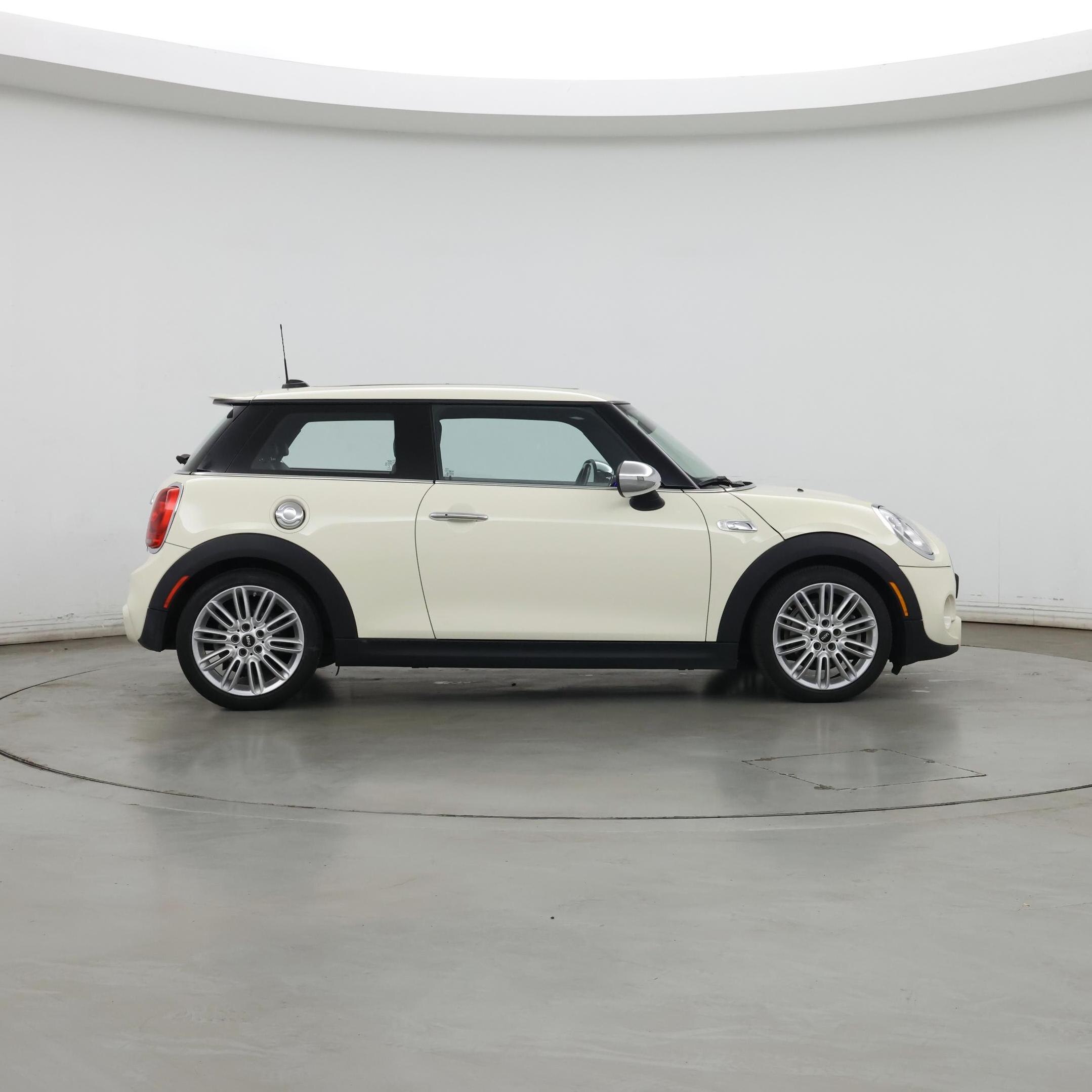 Thumbnail: 2015 MINI Cooper Hardtop - 7