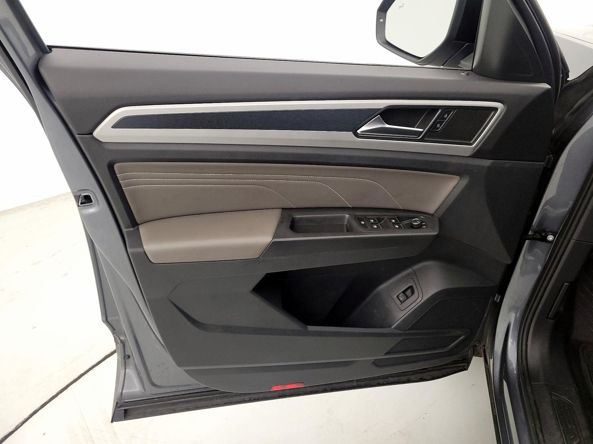 Thumbnail: 2023 Volkswagen Atlas - 12