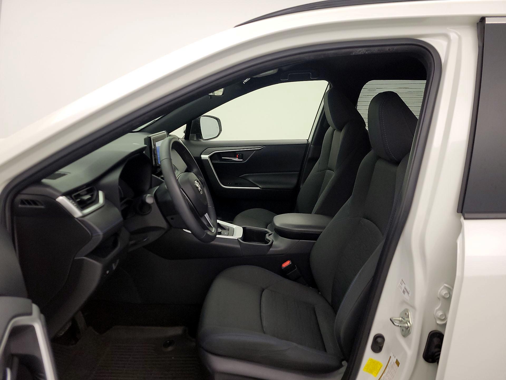 Thumbnail: 2022 Toyota RAV4 - 11