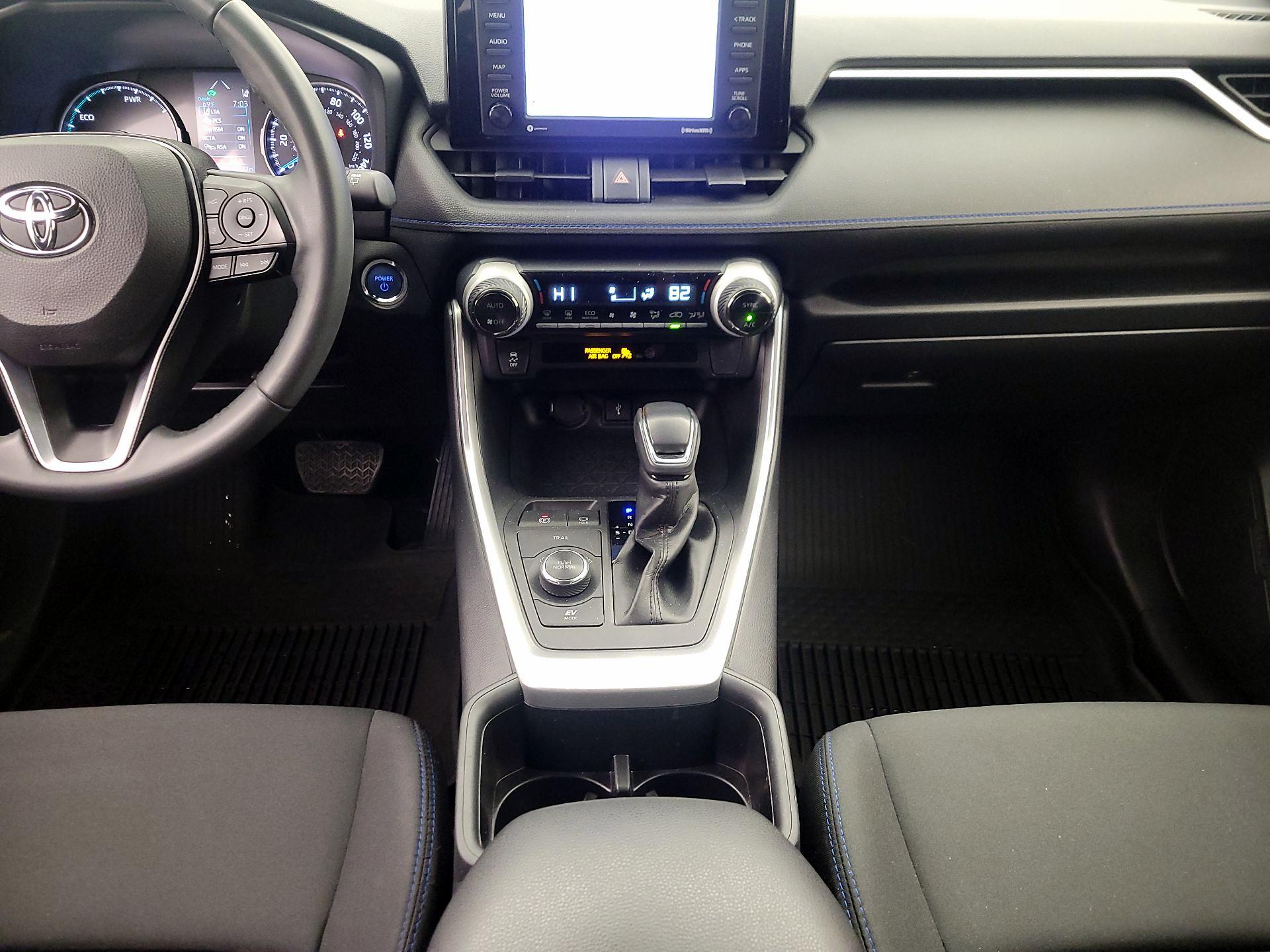 Thumbnail: 2022 Toyota RAV4 - 17