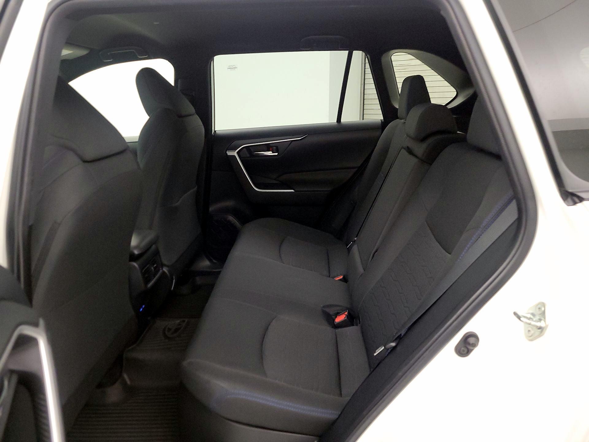 Thumbnail: 2022 Toyota RAV4 - 19