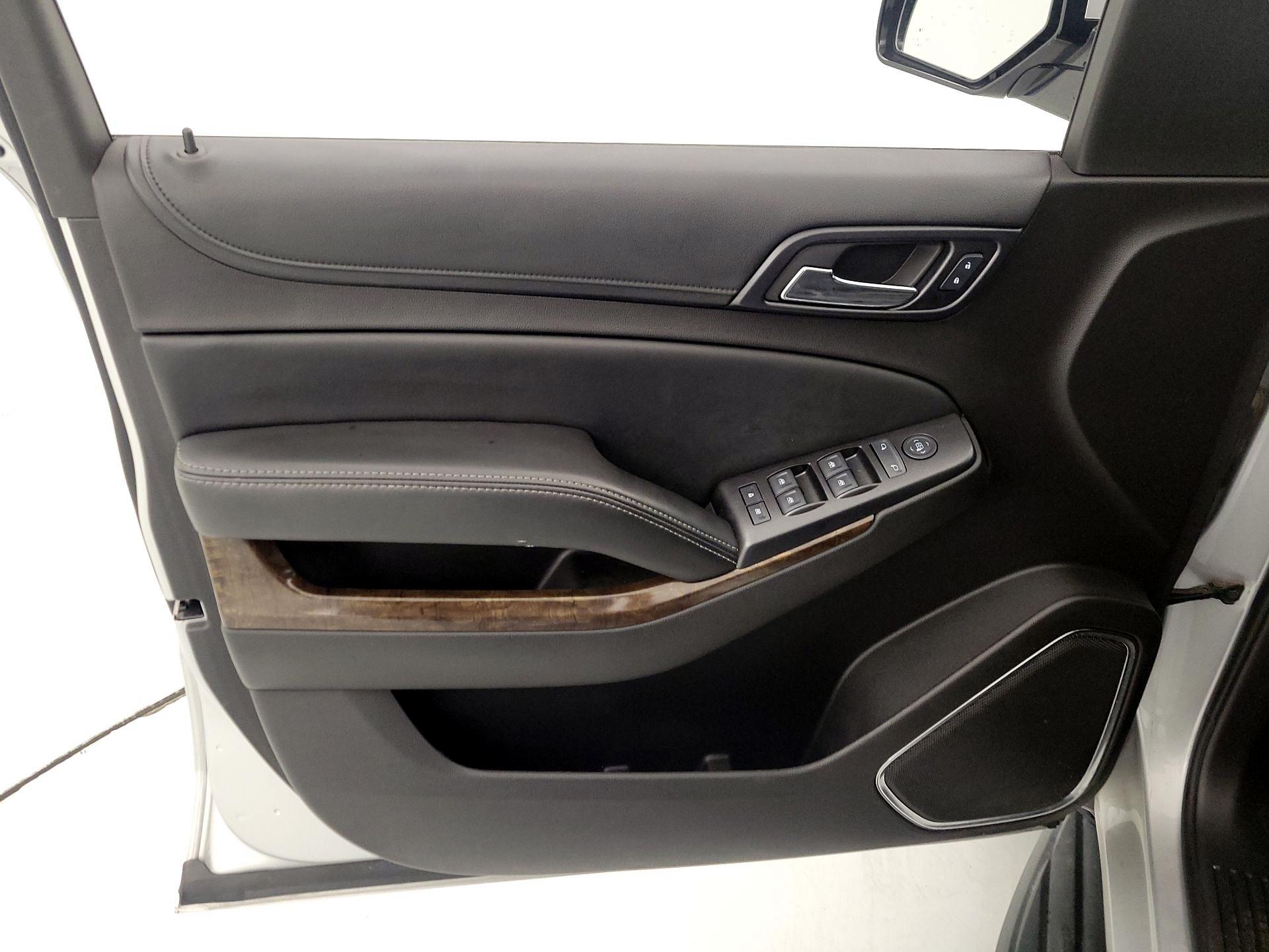 Thumbnail: 2016 Chevrolet Tahoe - 12