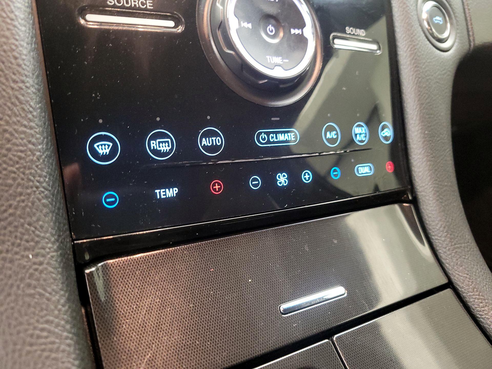 Thumbnail: 2018 Ford Taurus - 16
