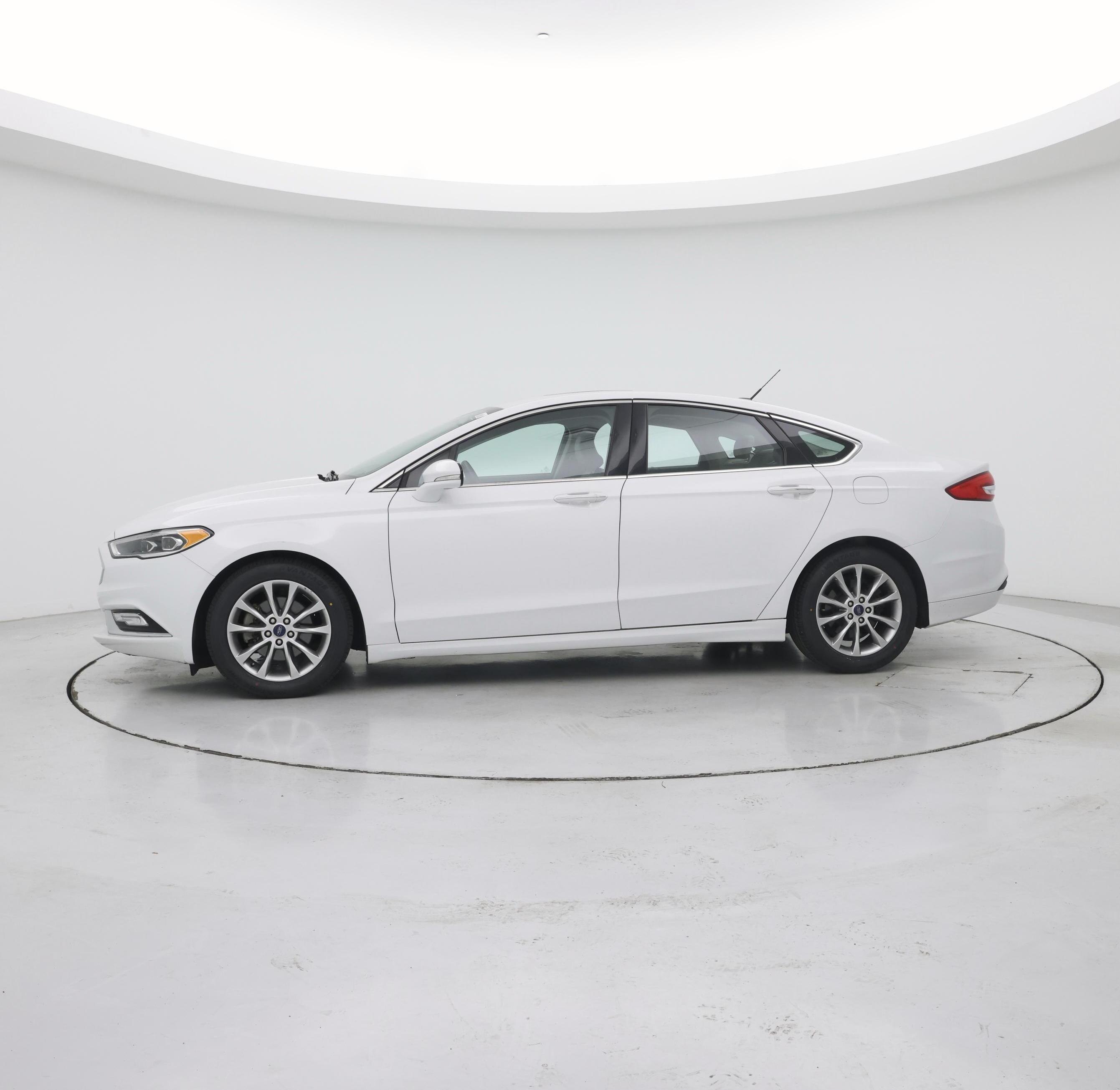 Thumbnail: 2017 Ford Fusion - 3