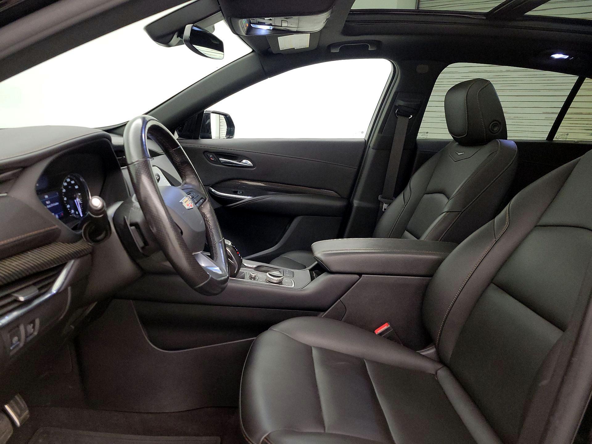 Thumbnail: 2019 Cadillac XT4 - 11