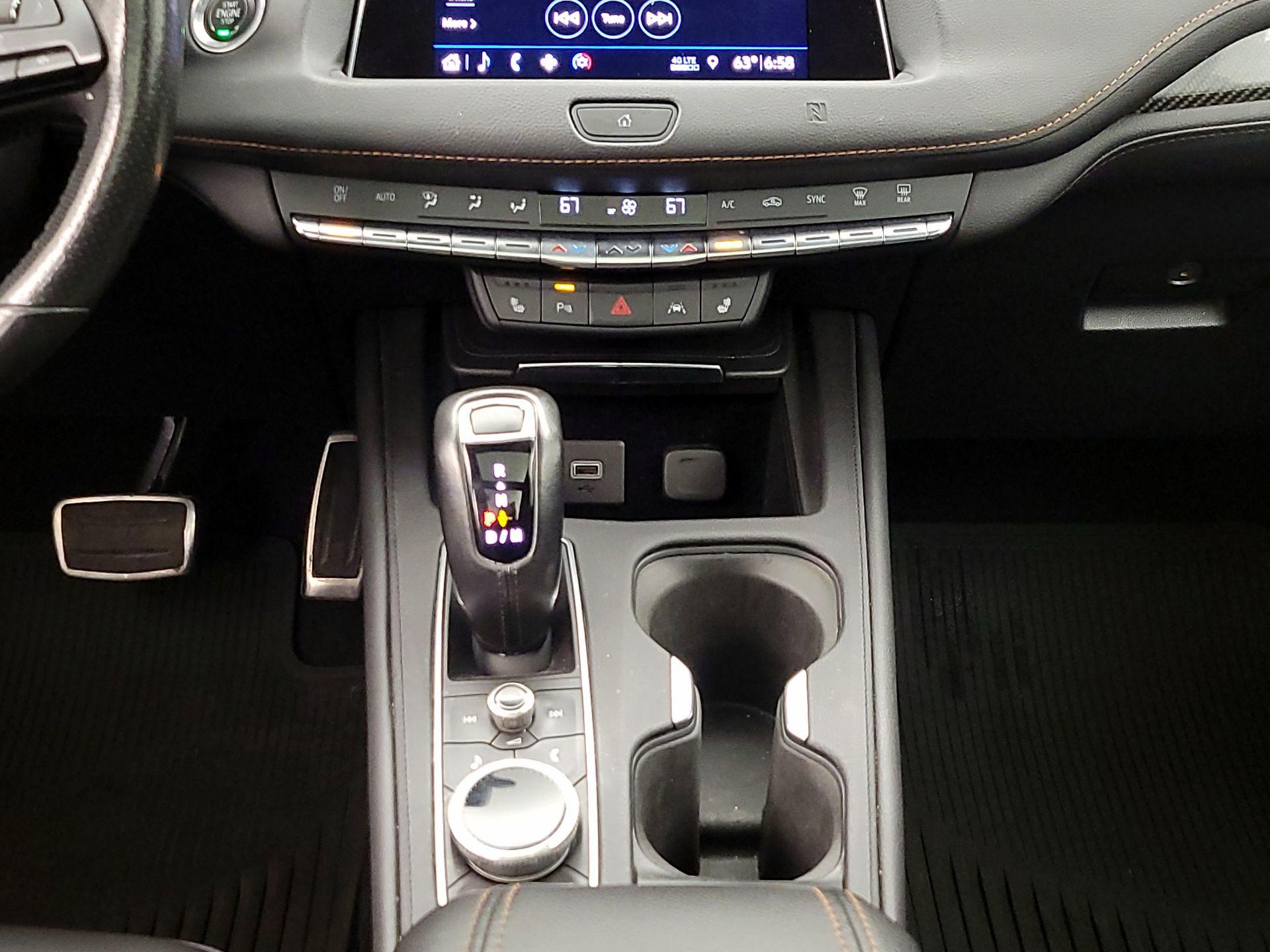 Thumbnail: 2019 Cadillac XT4 - 17