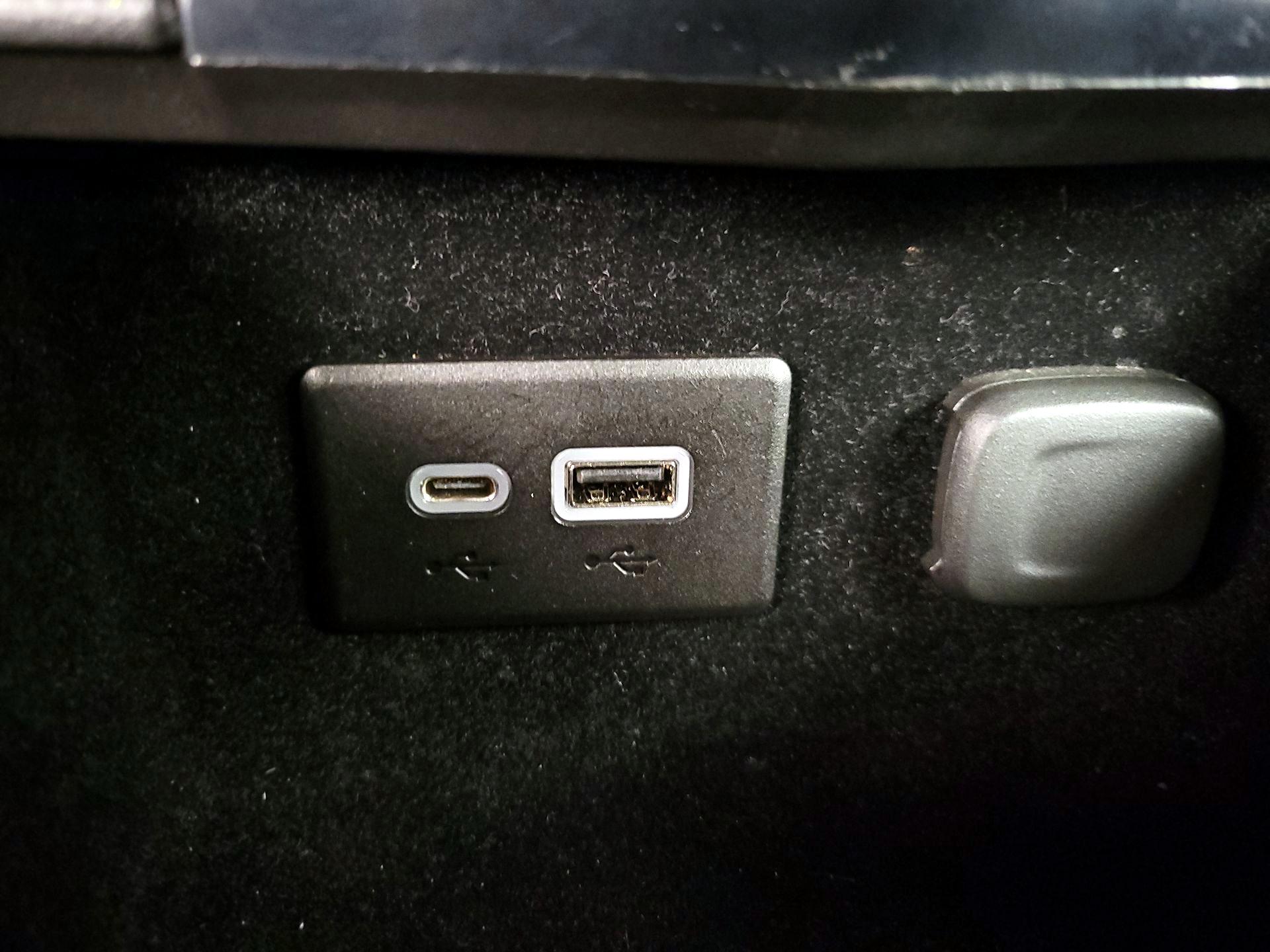 Thumbnail: 2019 Cadillac XT4 - 18