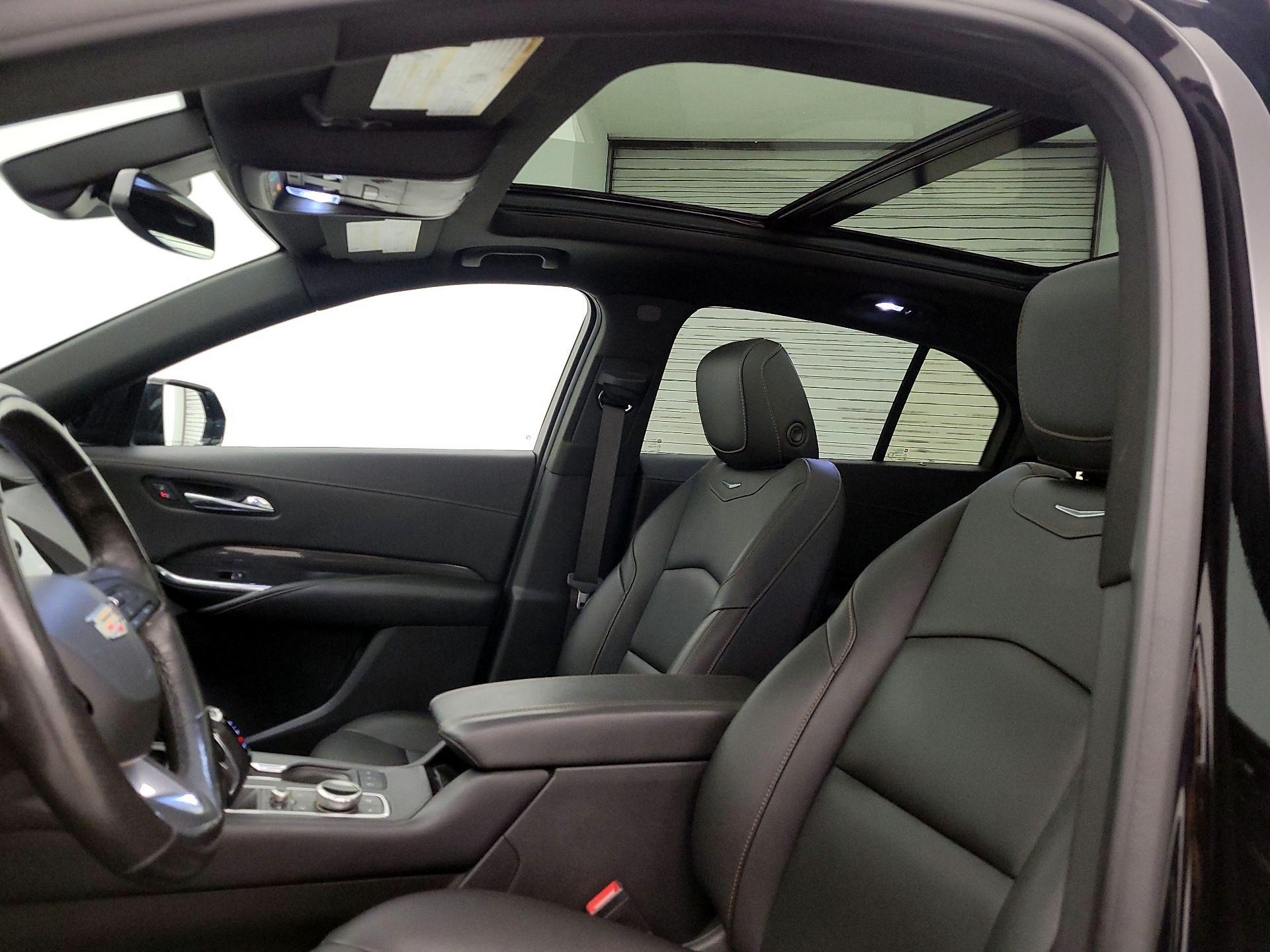 Thumbnail: 2019 Cadillac XT4 - 19