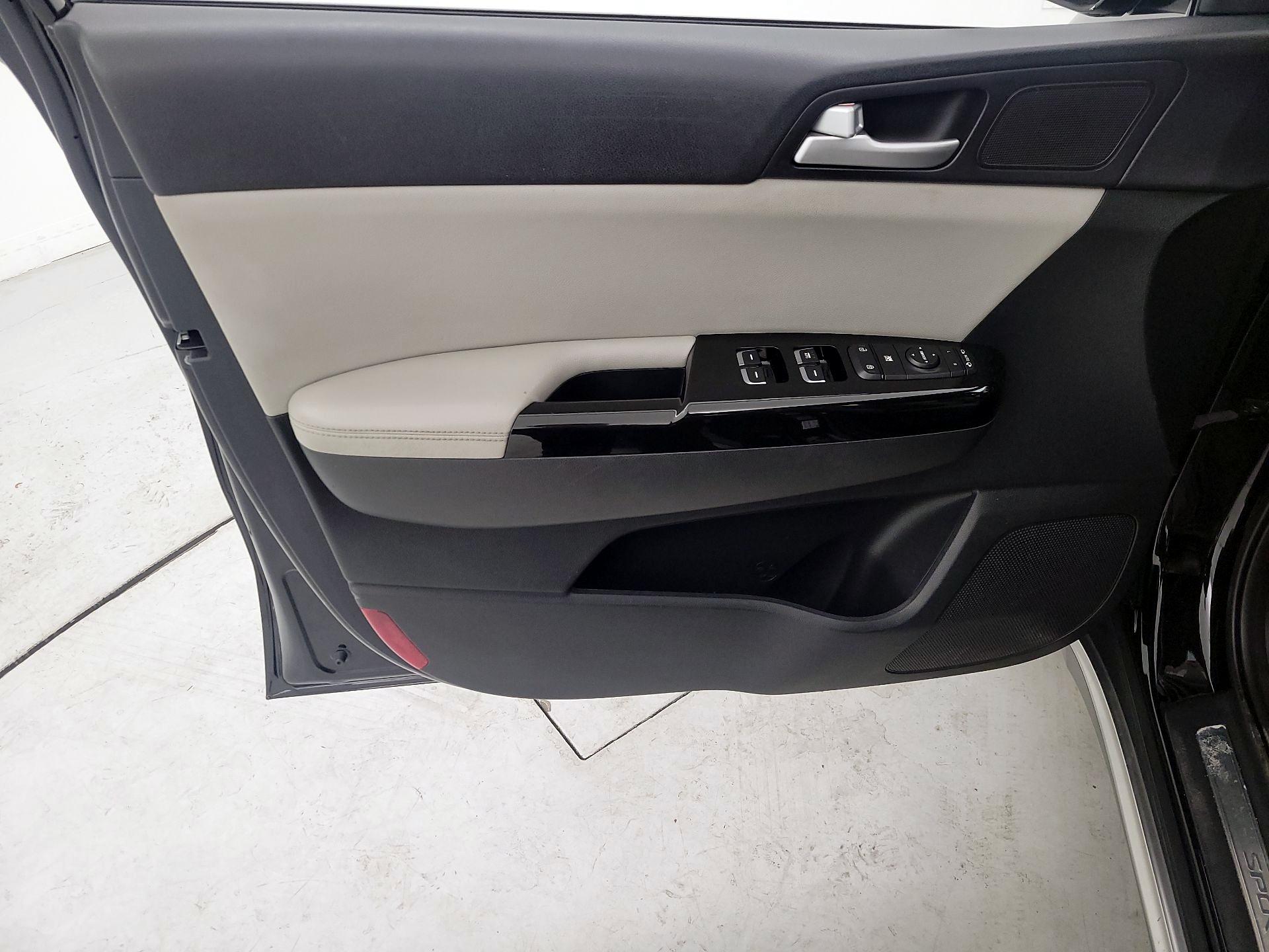 Thumbnail: 2019 Kia Sportage - 12