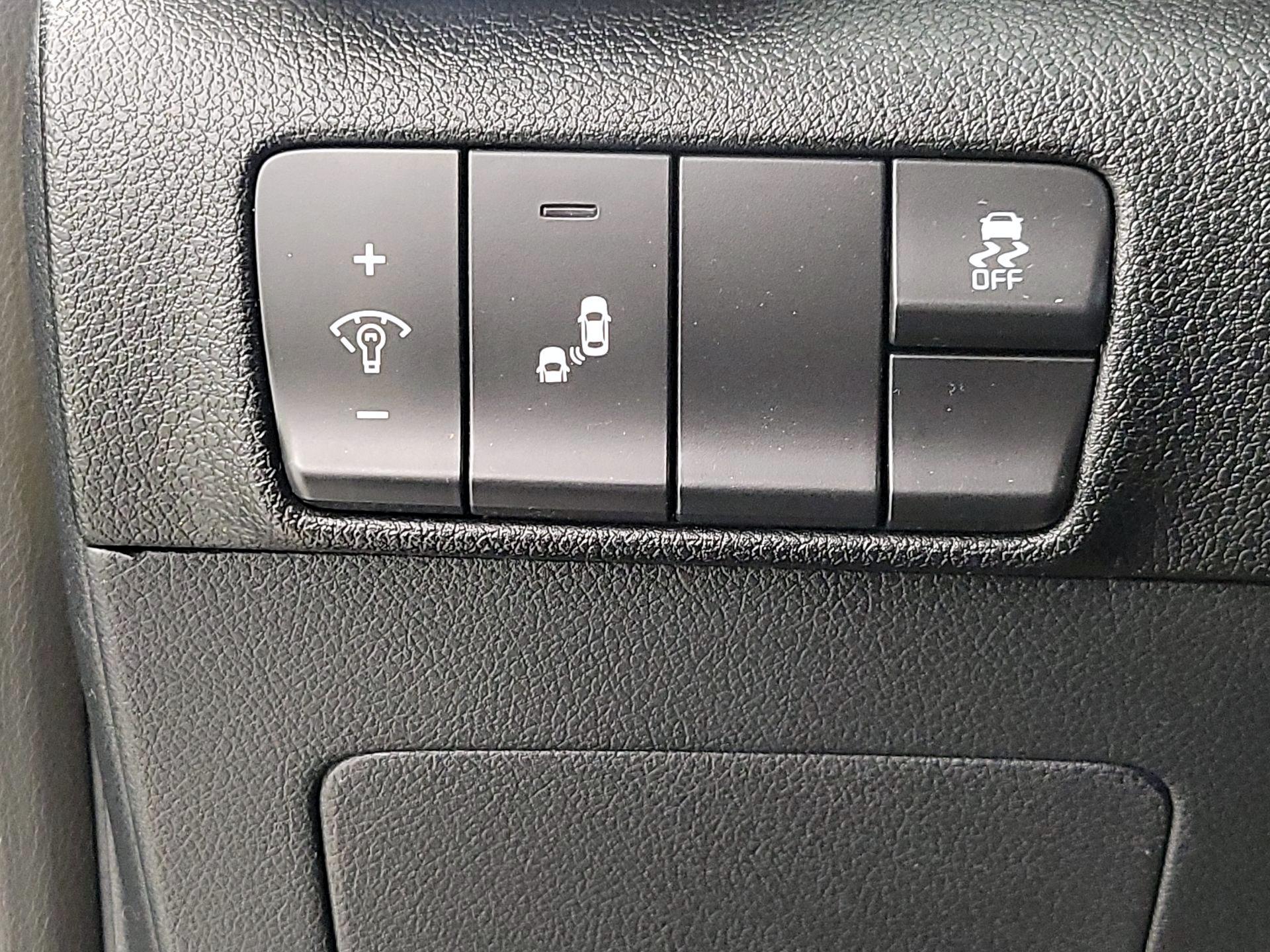 Thumbnail: 2019 Kia Sportage - 13