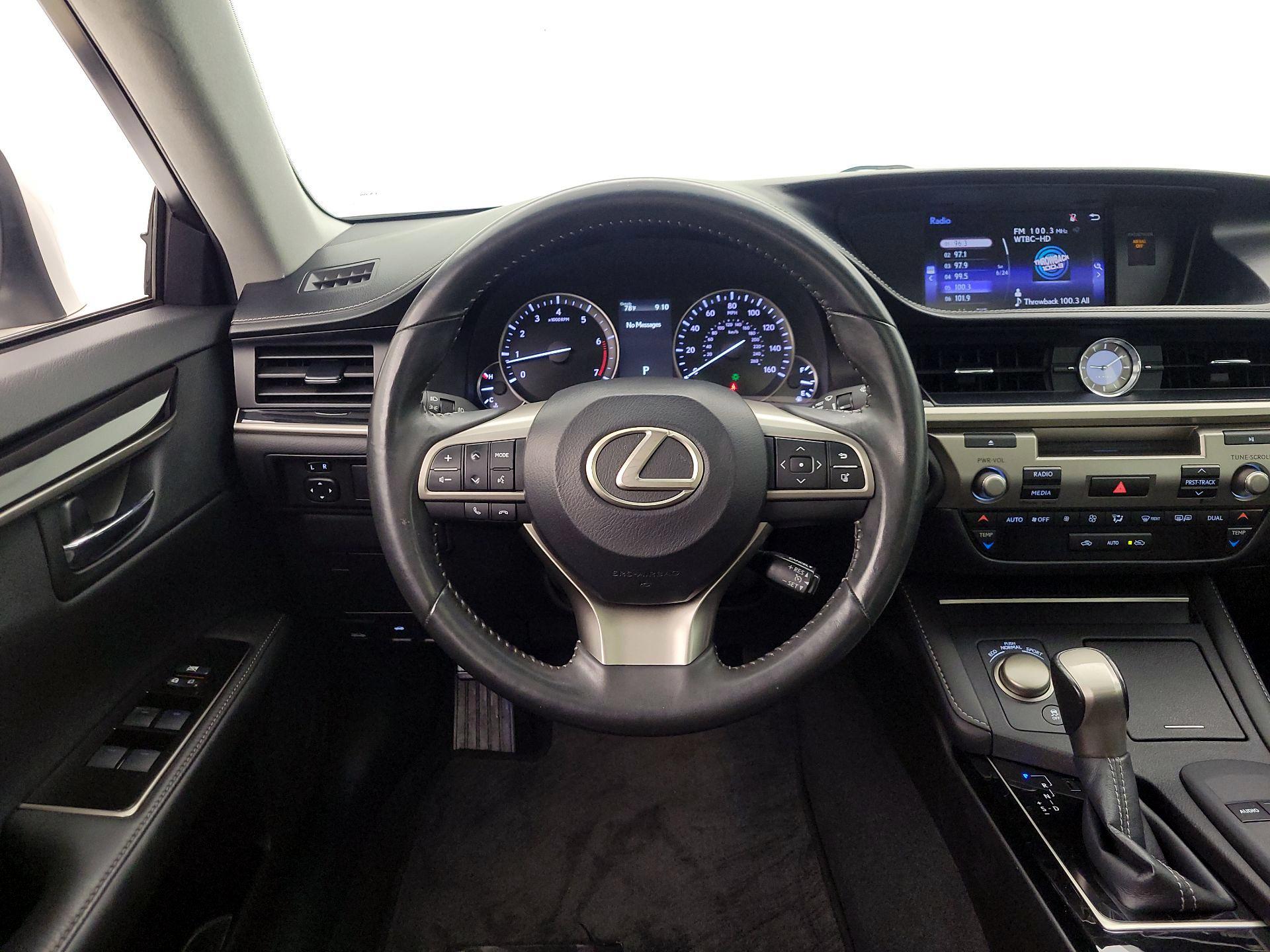 Thumbnail: 2016 Lexus ES - 10