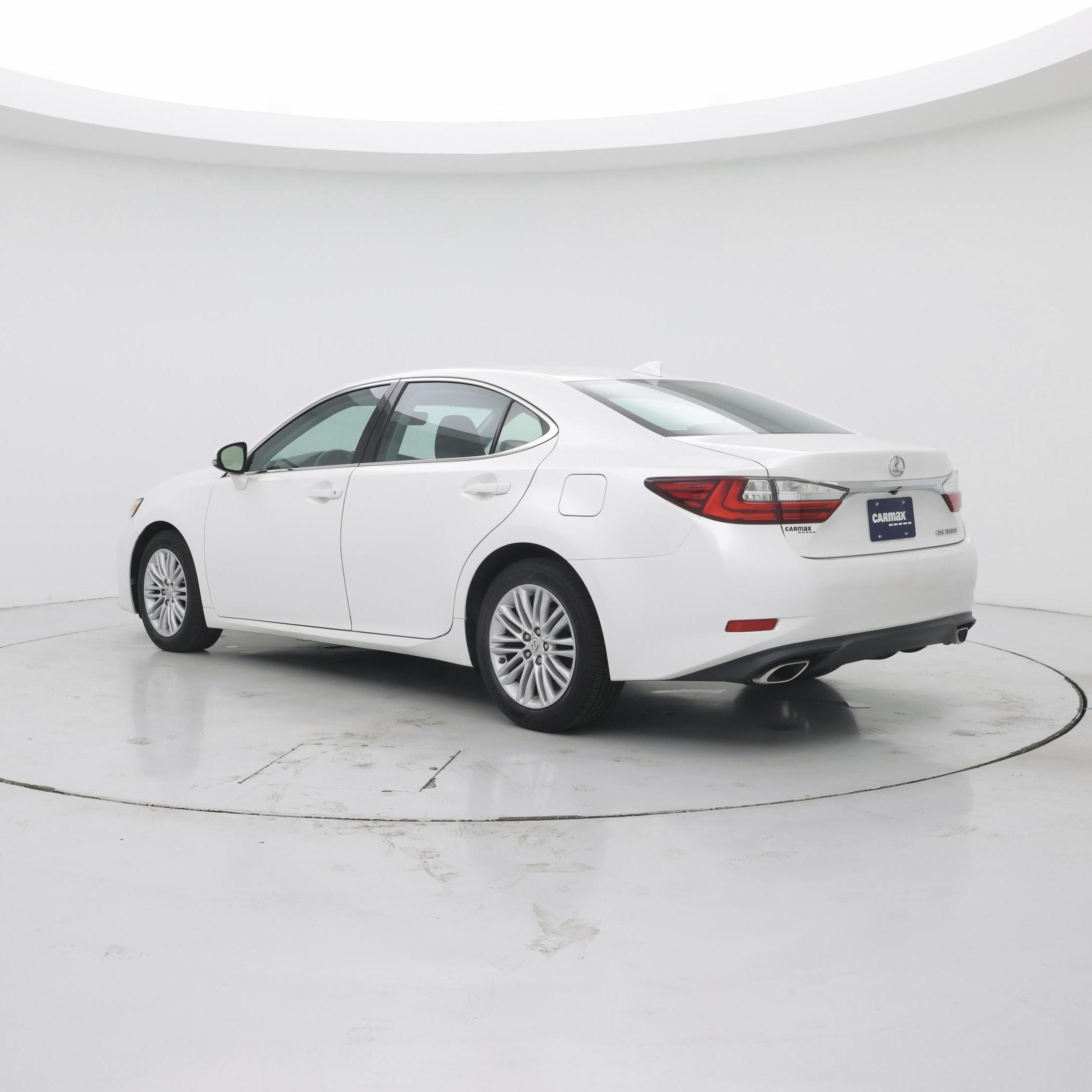 Thumbnail: 2016 Lexus ES - 2