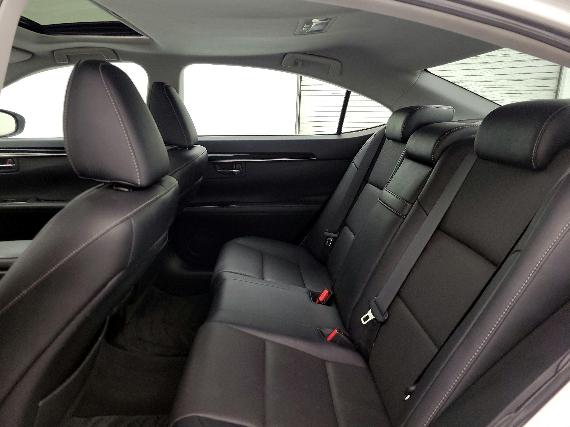 Thumbnail: 2016 Lexus ES - 20