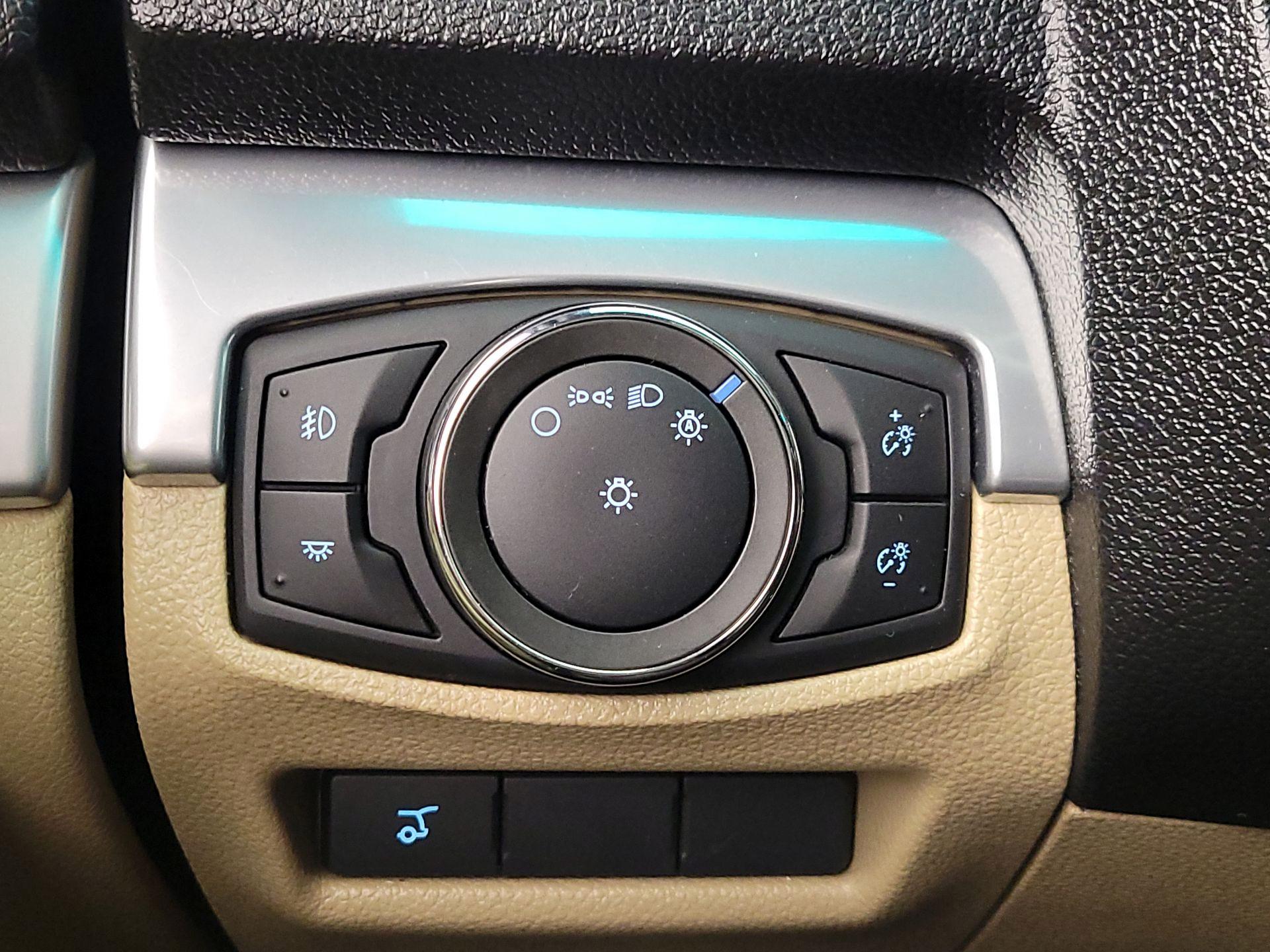 Thumbnail: 2017 Ford Explorer - 13