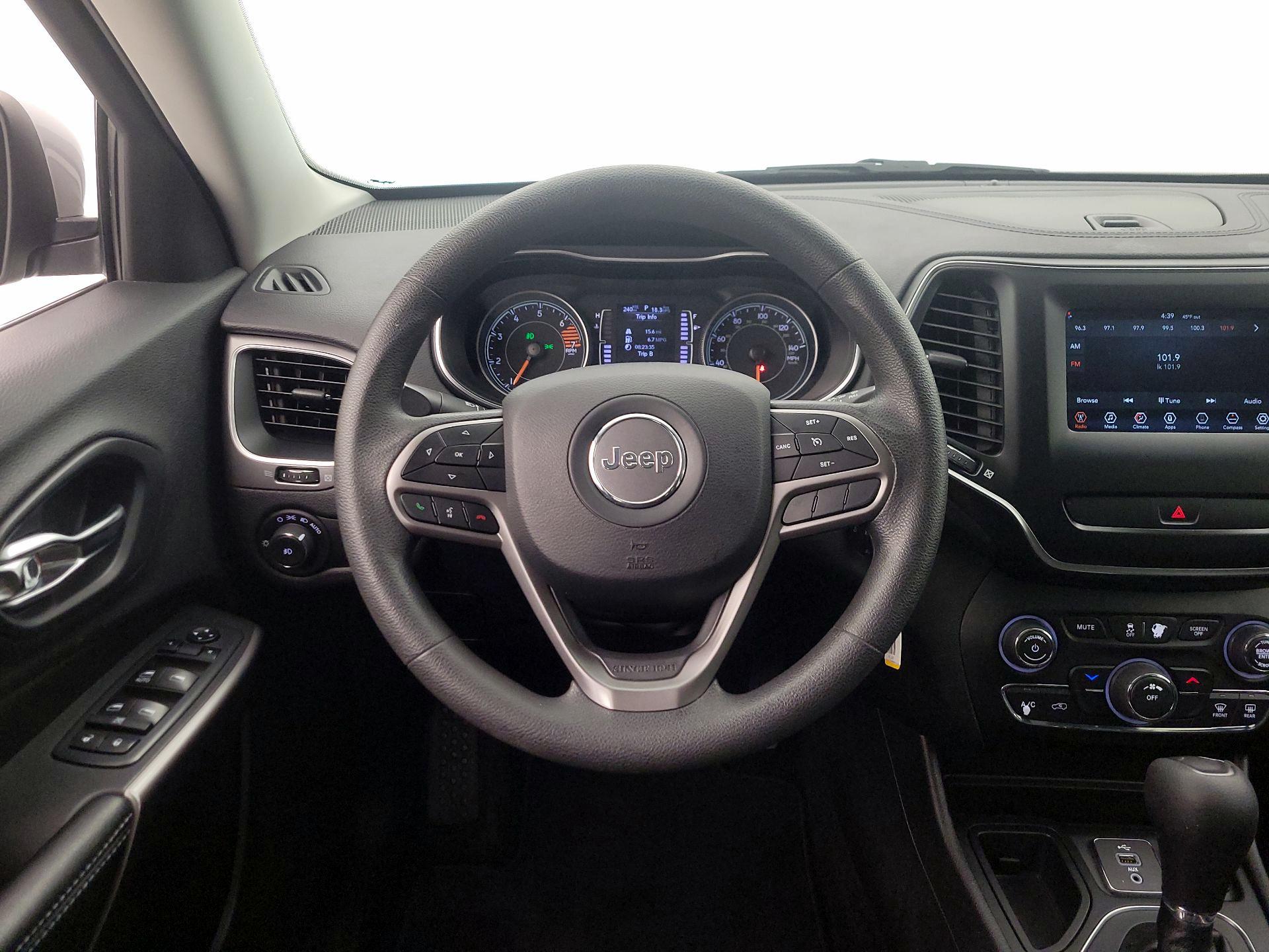 Thumbnail: 2019 Jeep Cherokee - 10