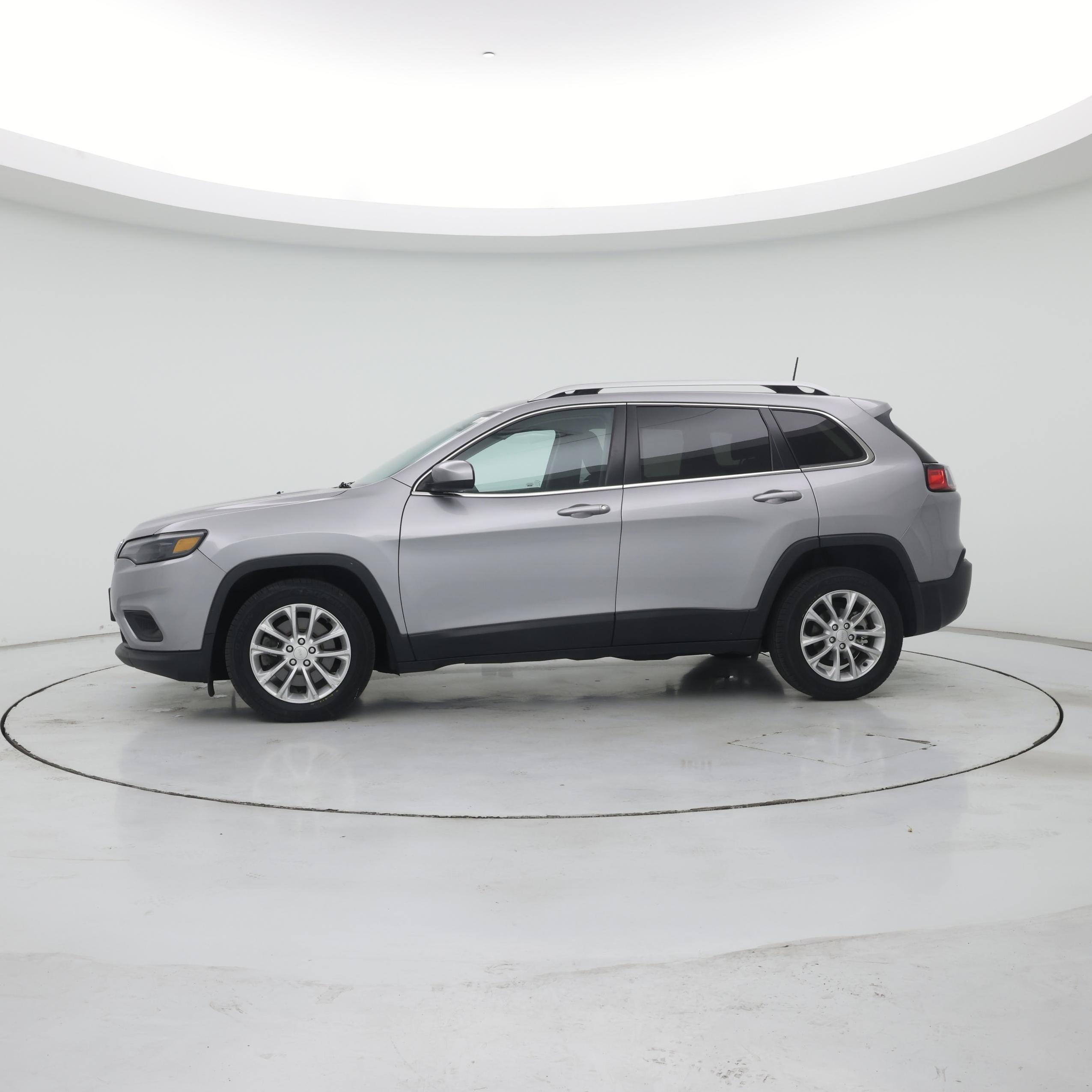 Thumbnail: 2019 Jeep Cherokee - 3