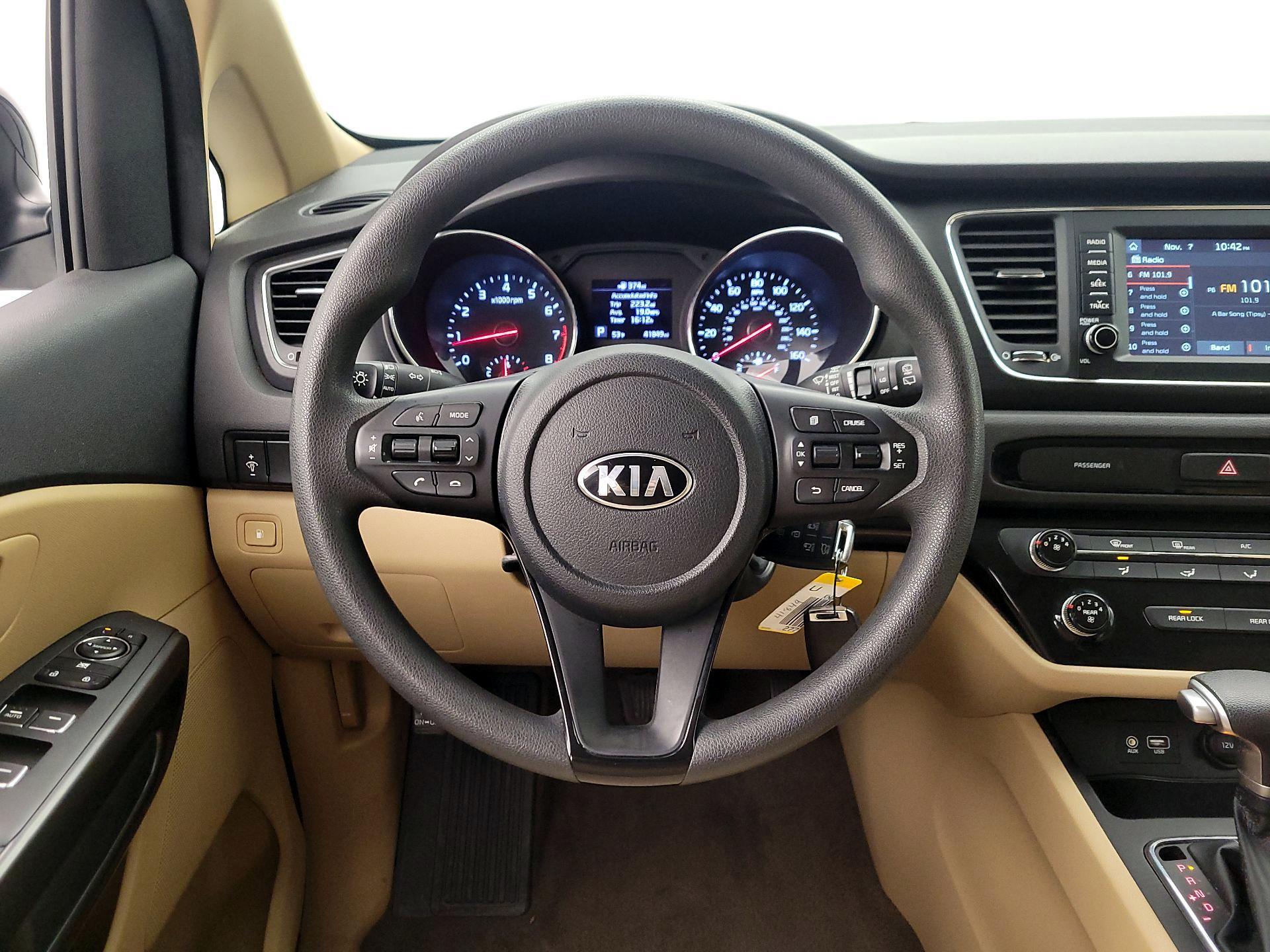 Thumbnail: 2020 Kia Sedona - 10