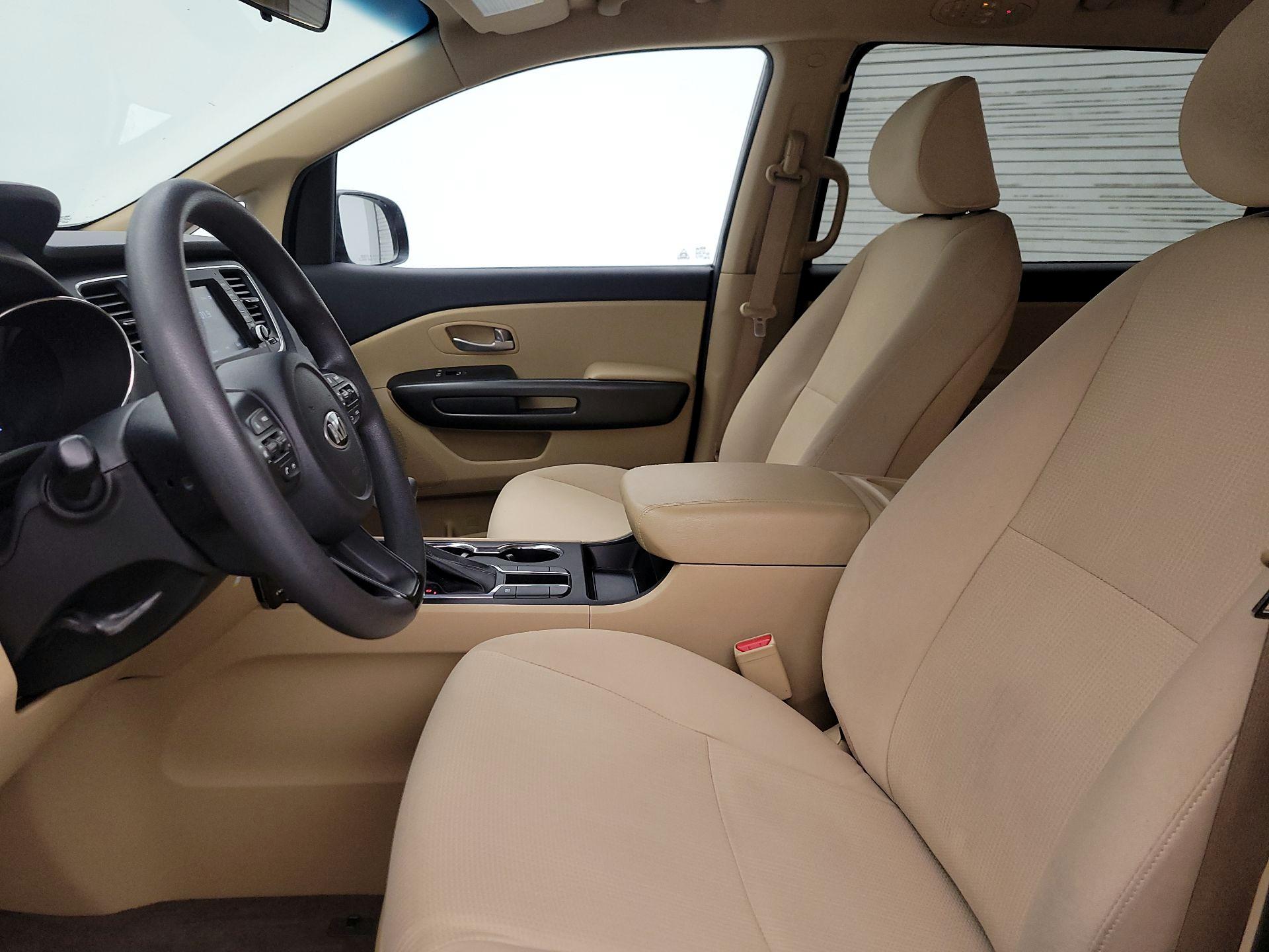 Thumbnail: 2020 Kia Sedona - 11