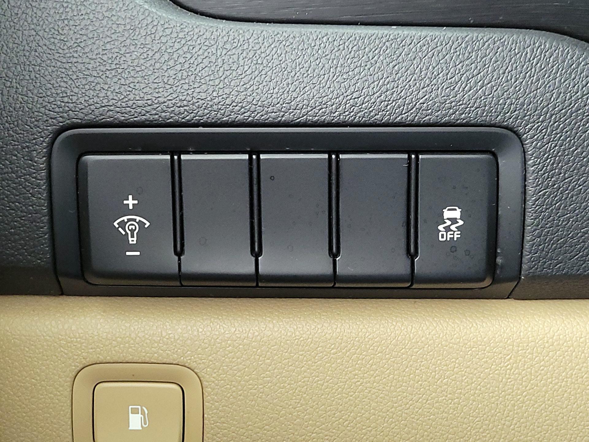 Thumbnail: 2020 Kia Sedona - 13