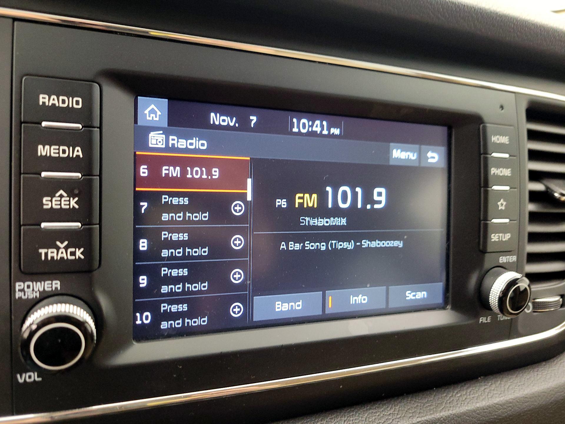 Thumbnail: 2020 Kia Sedona - 15