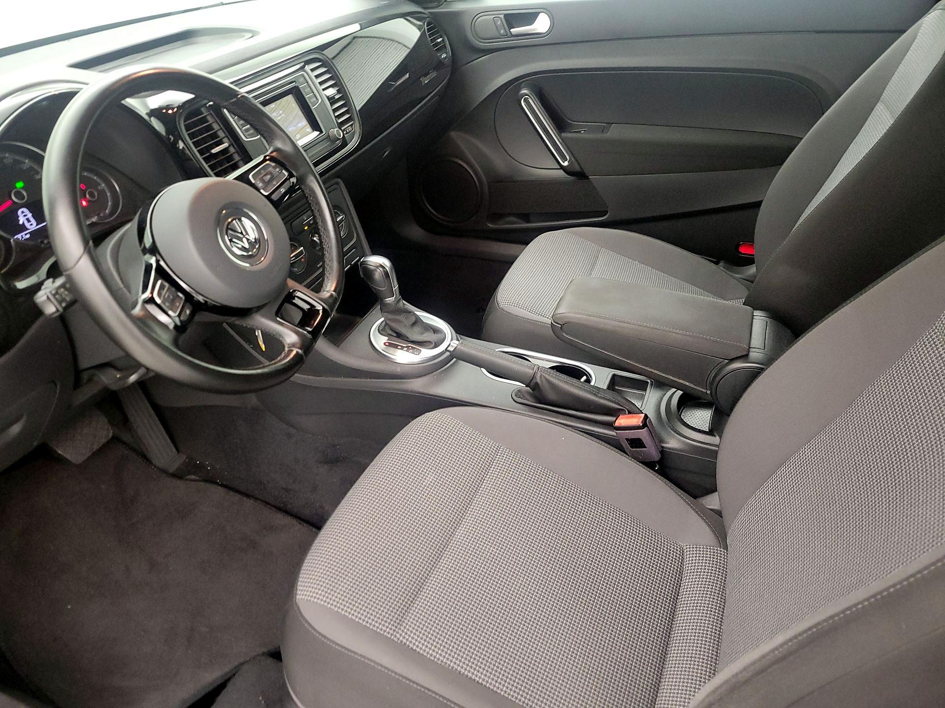 Thumbnail: 2019 Volkswagen Beetle - 11