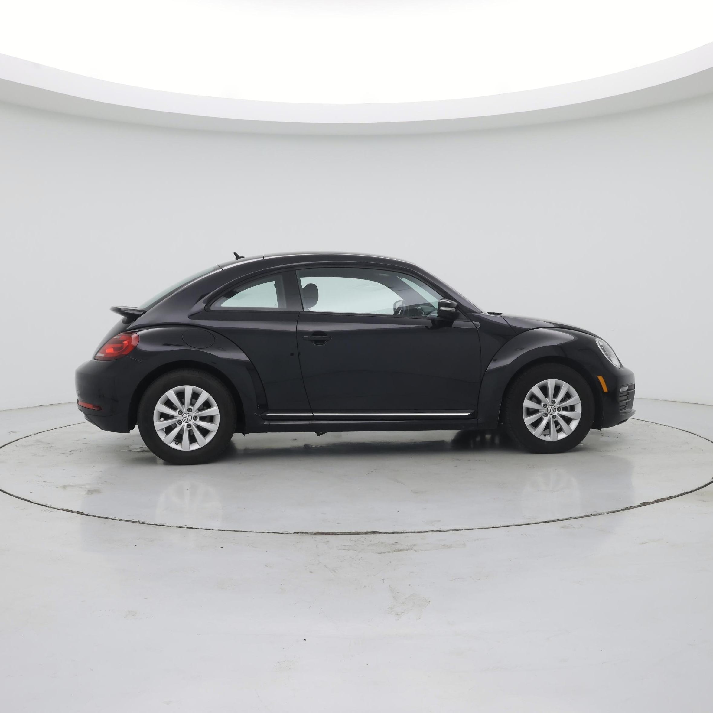 Thumbnail: 2019 Volkswagen Beetle - 7
