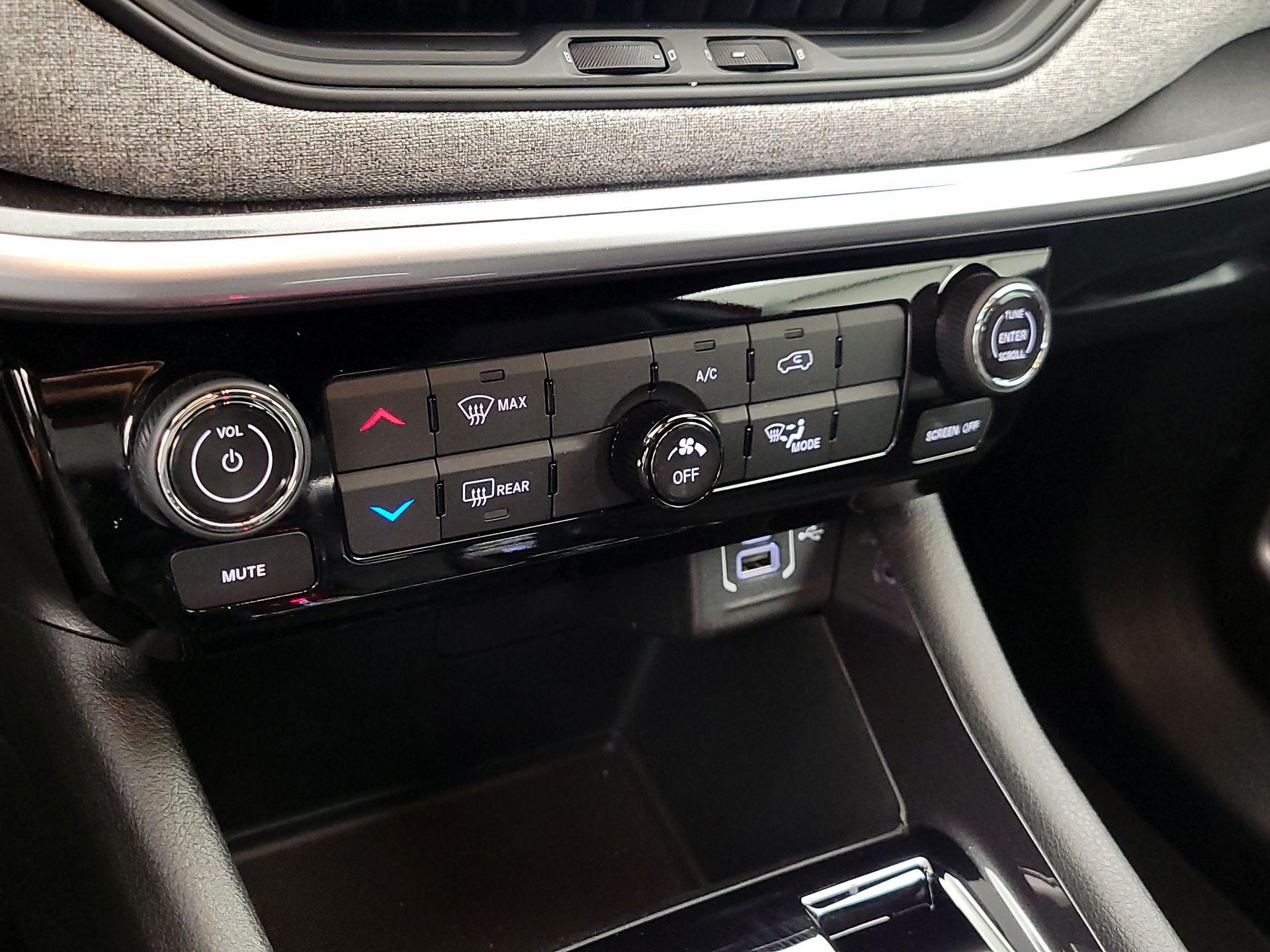 Thumbnail: 2025 Jeep Compass - 16