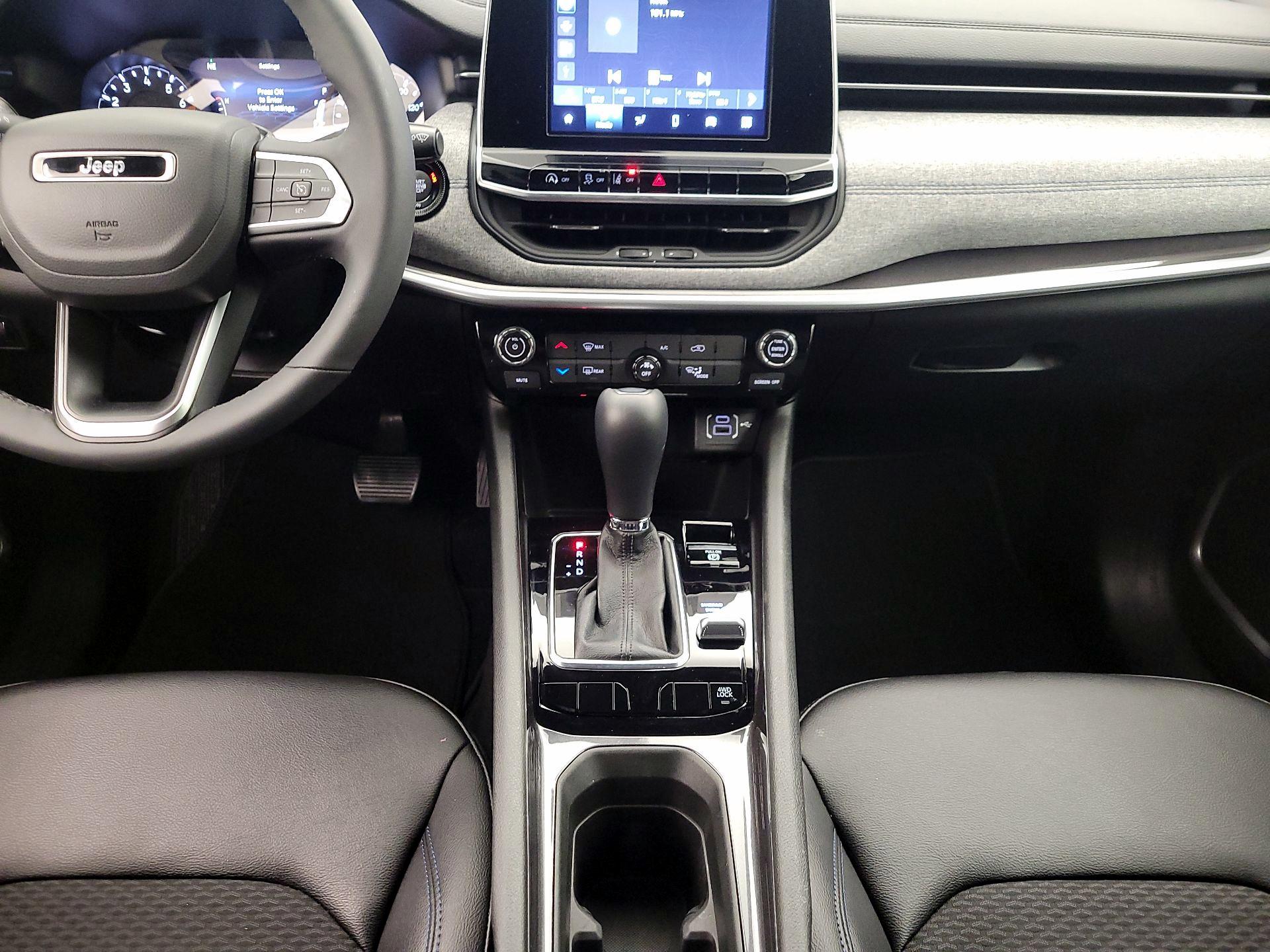 Thumbnail: 2025 Jeep Compass - 17